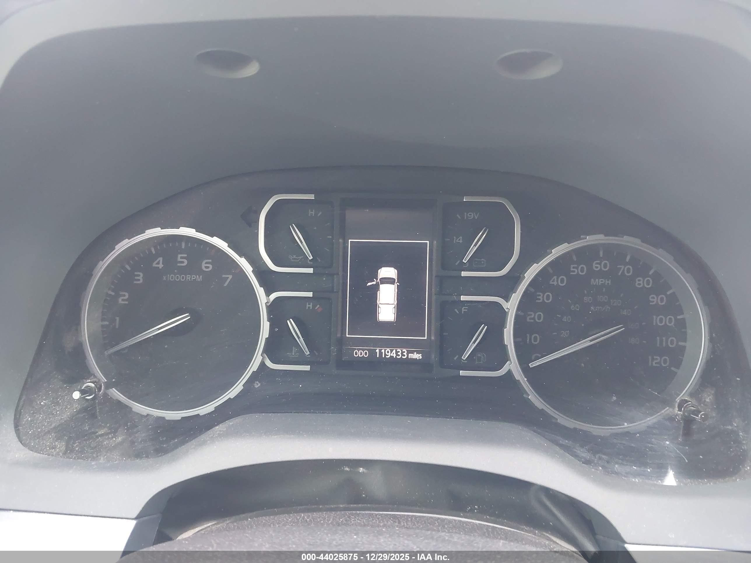 TOYOTA TUNDRA image 7