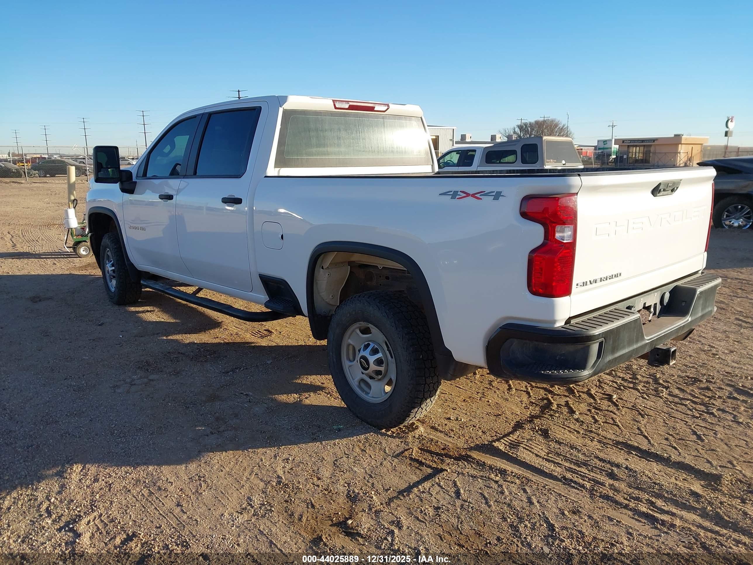 CHEVROLET SILVERADO image 3