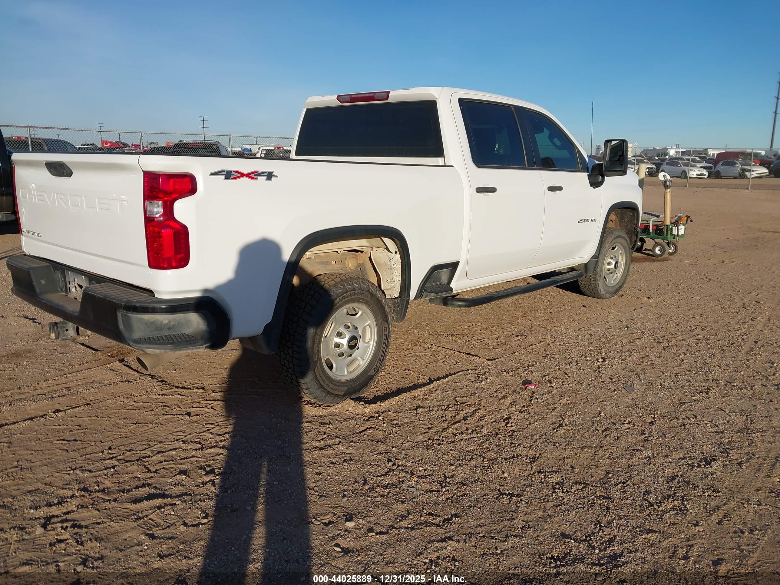 CHEVROLET SILVERADO image 4