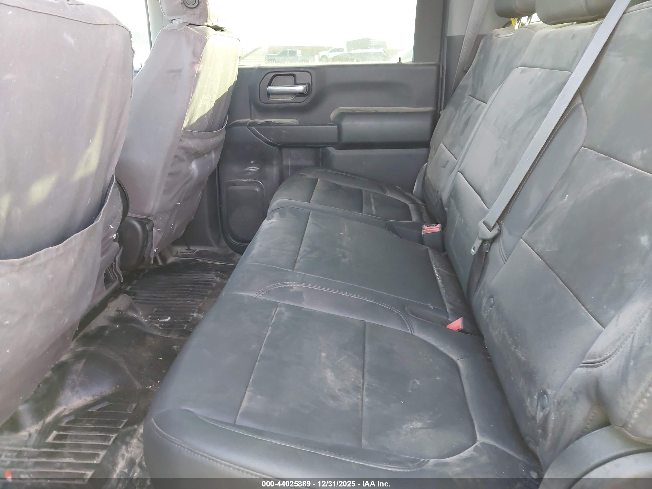 CHEVROLET SILVERADO image 7
