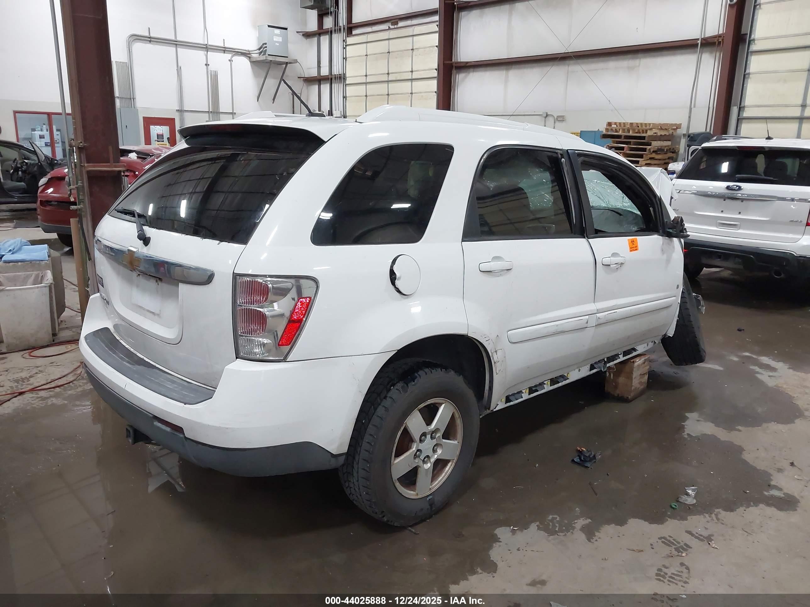 CHEVROLET EQUINOX image 4