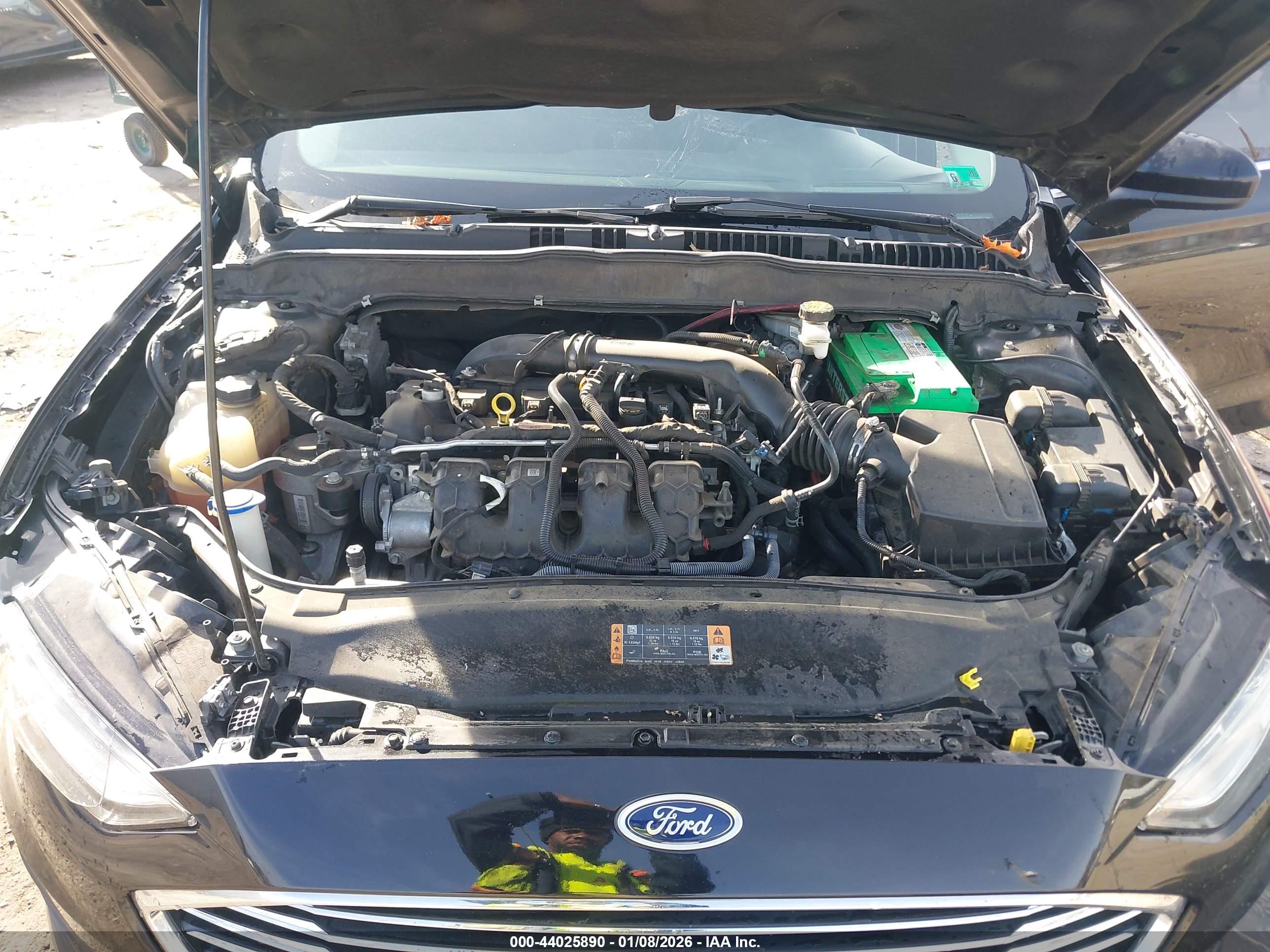 FORD FUSION image 10