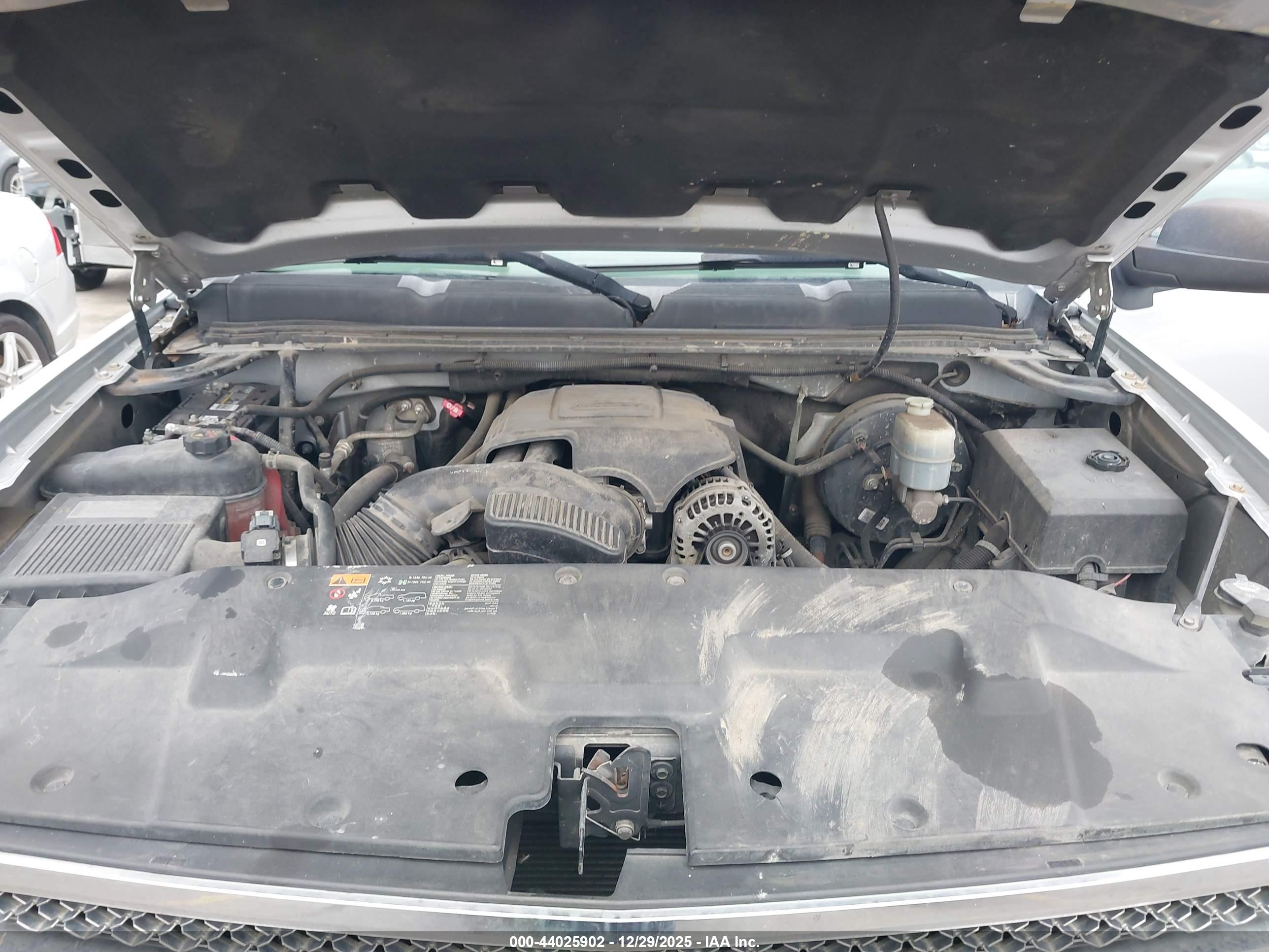 CHEVROLET SILVERADO image 10