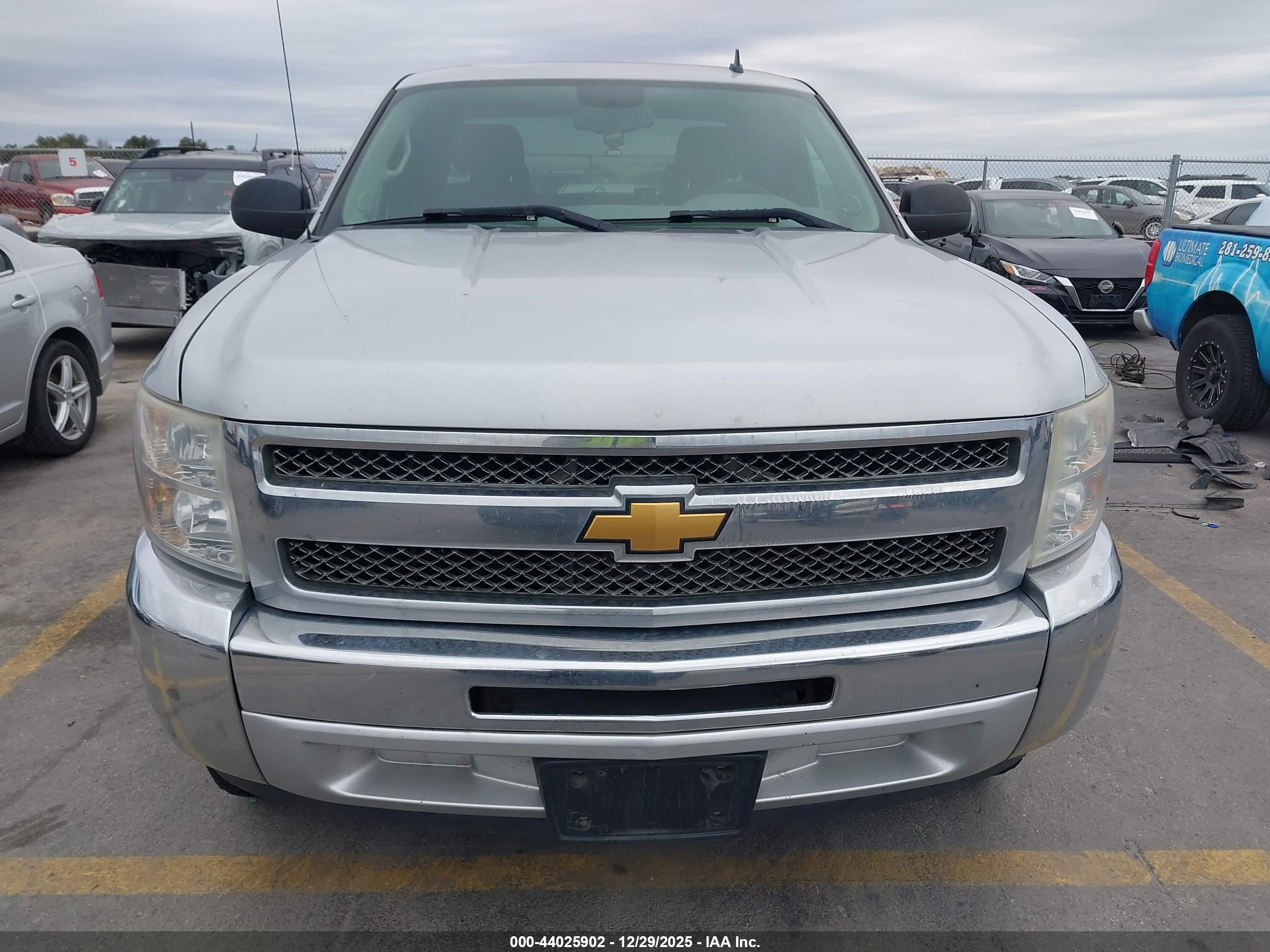 CHEVROLET SILVERADO image 6