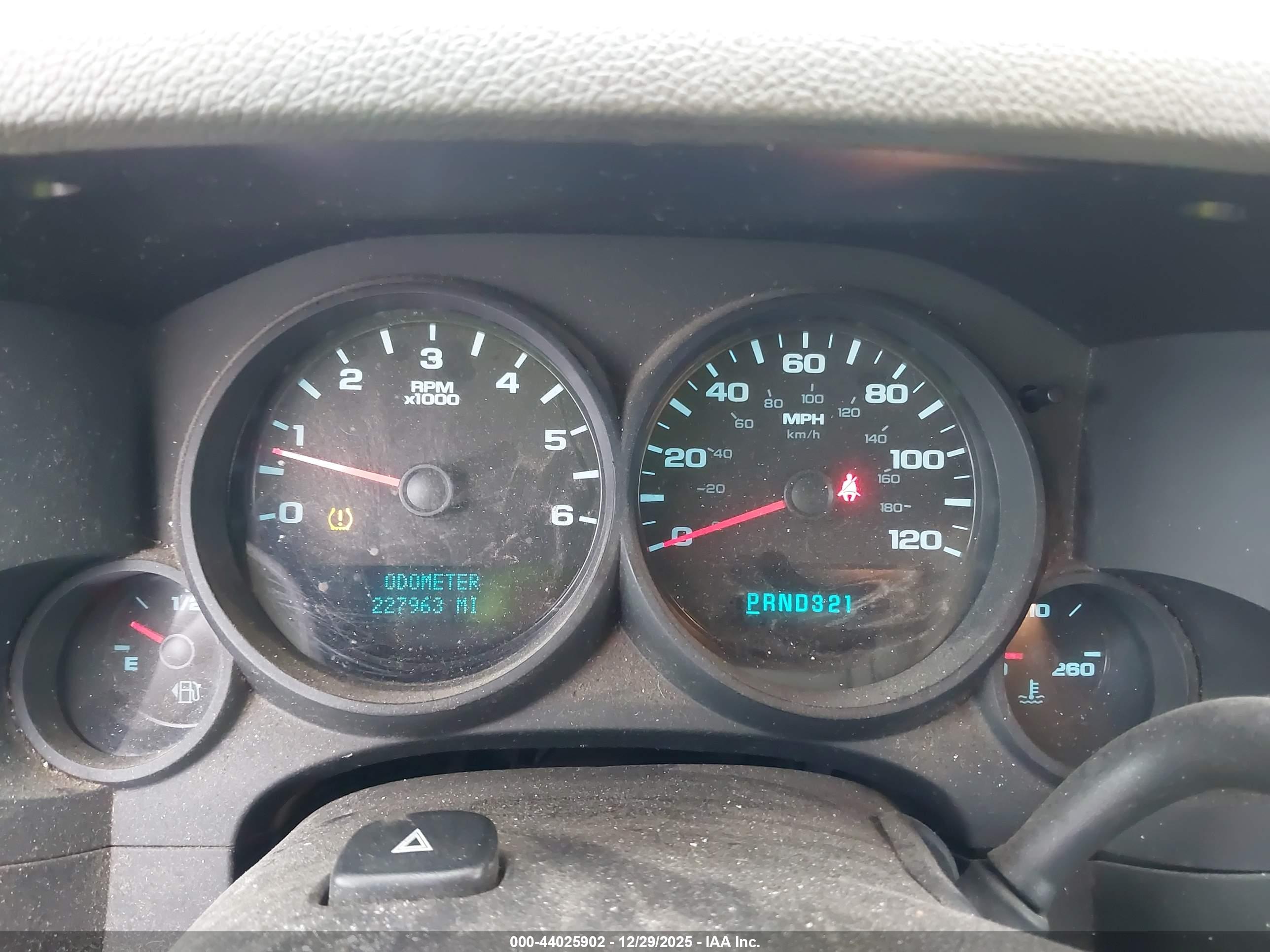 CHEVROLET SILVERADO image 7