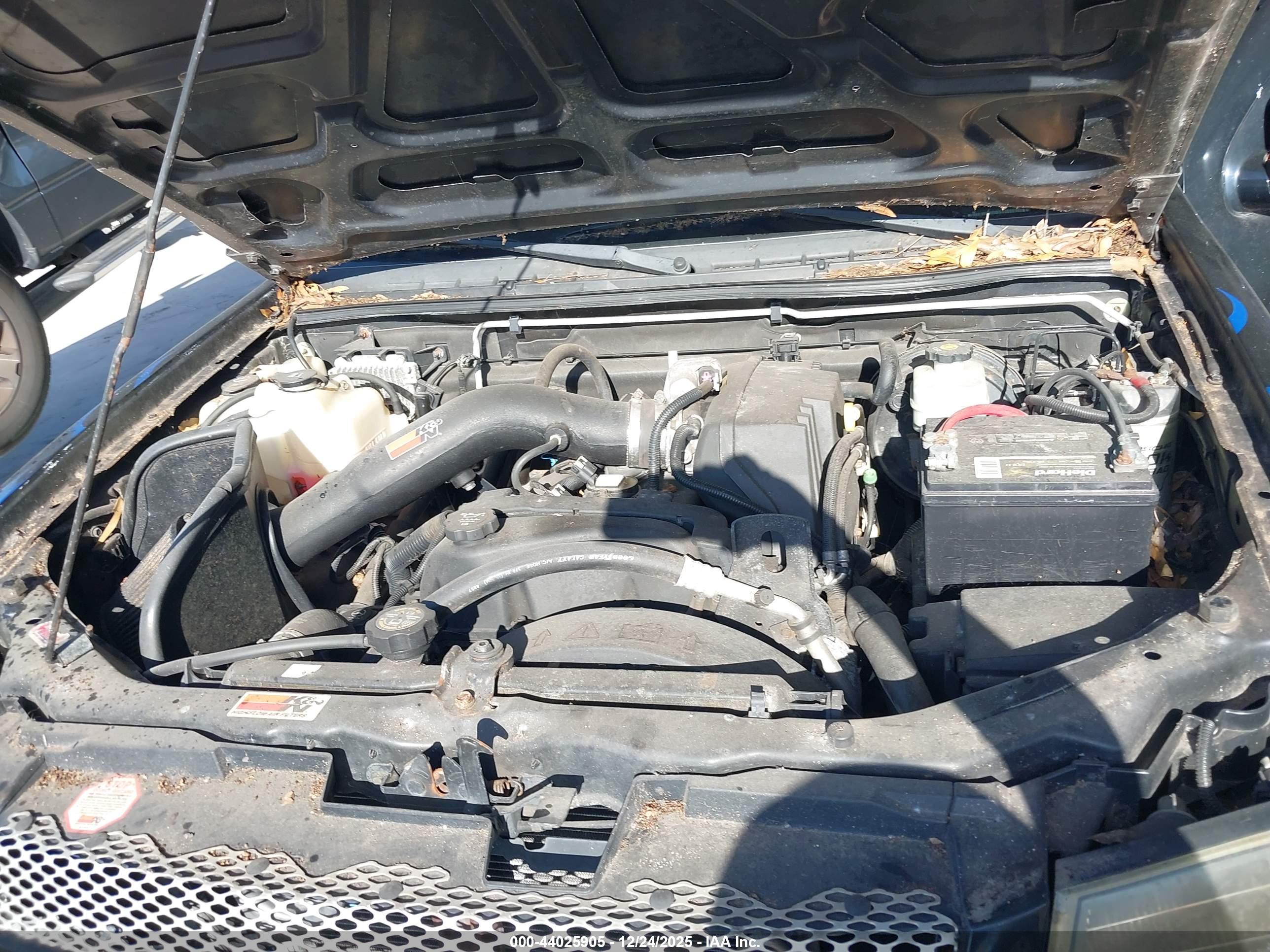 CHEVROLET COLORADO image 10
