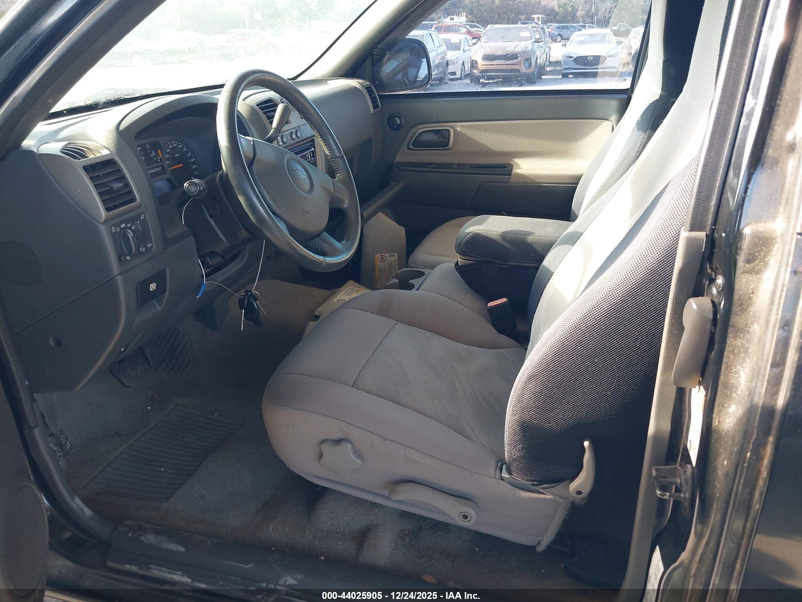 CHEVROLET COLORADO image 5
