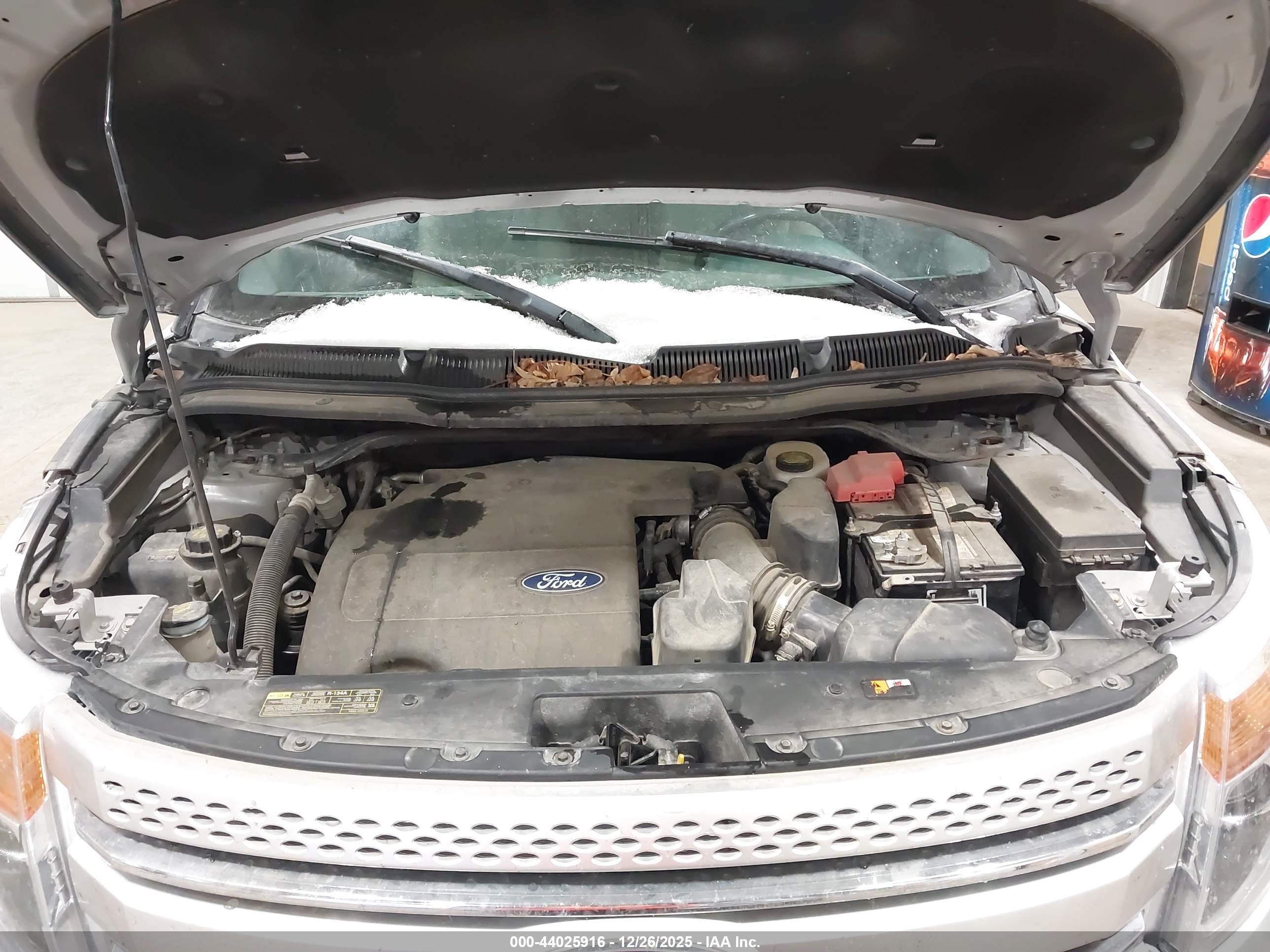 FORD EXPLORER image 10