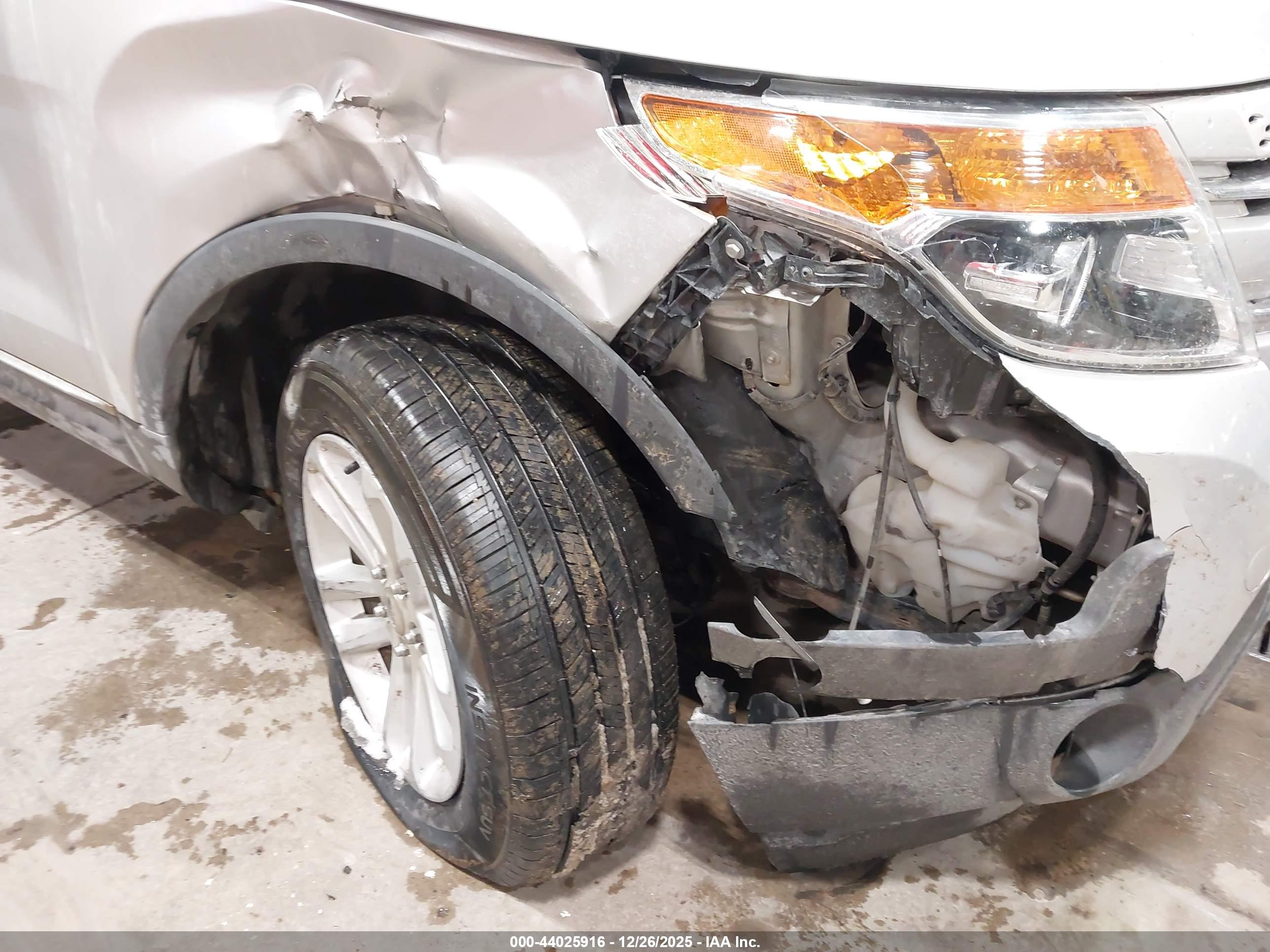 FORD EXPLORER image 6