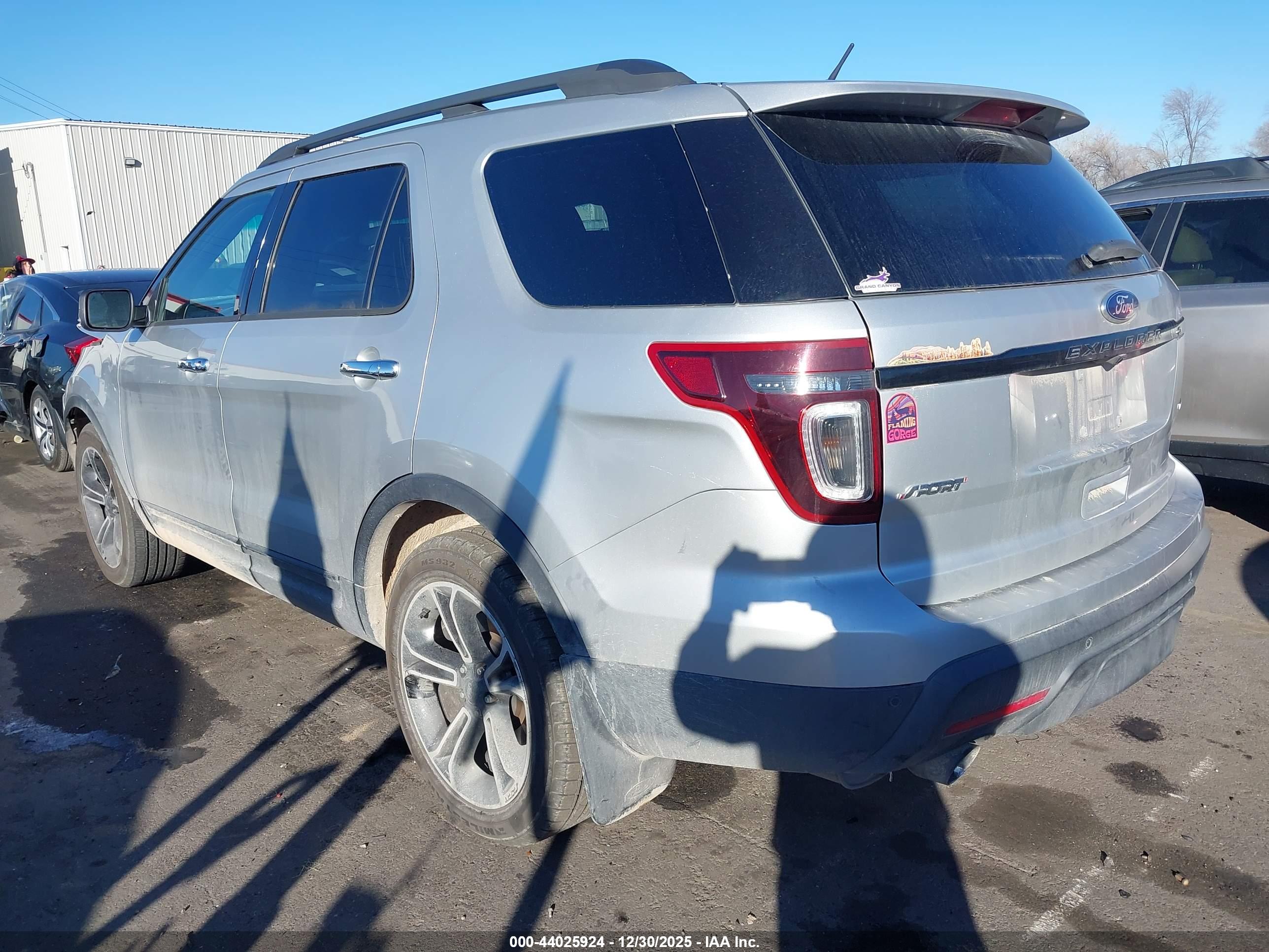 FORD EXPLORER image 3