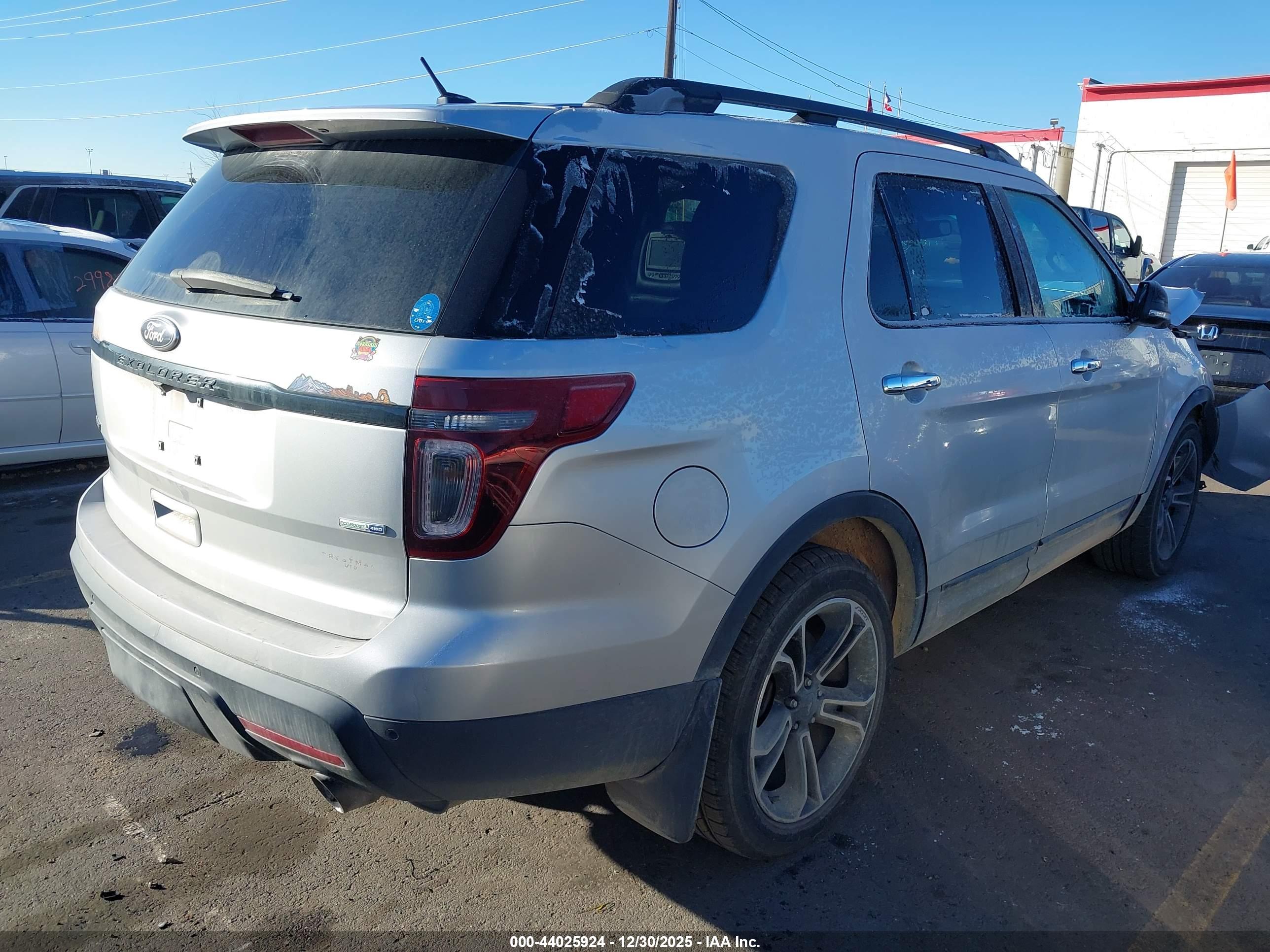 FORD EXPLORER image 4