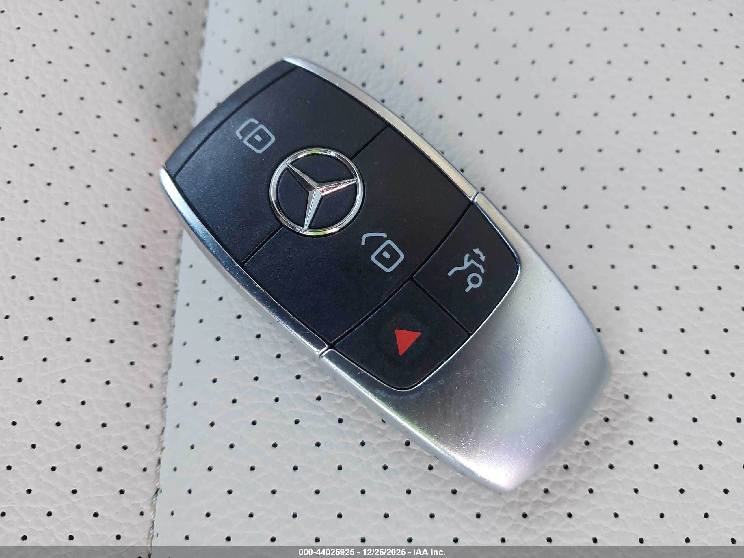 MERCEDES-BENZ GLE image 11