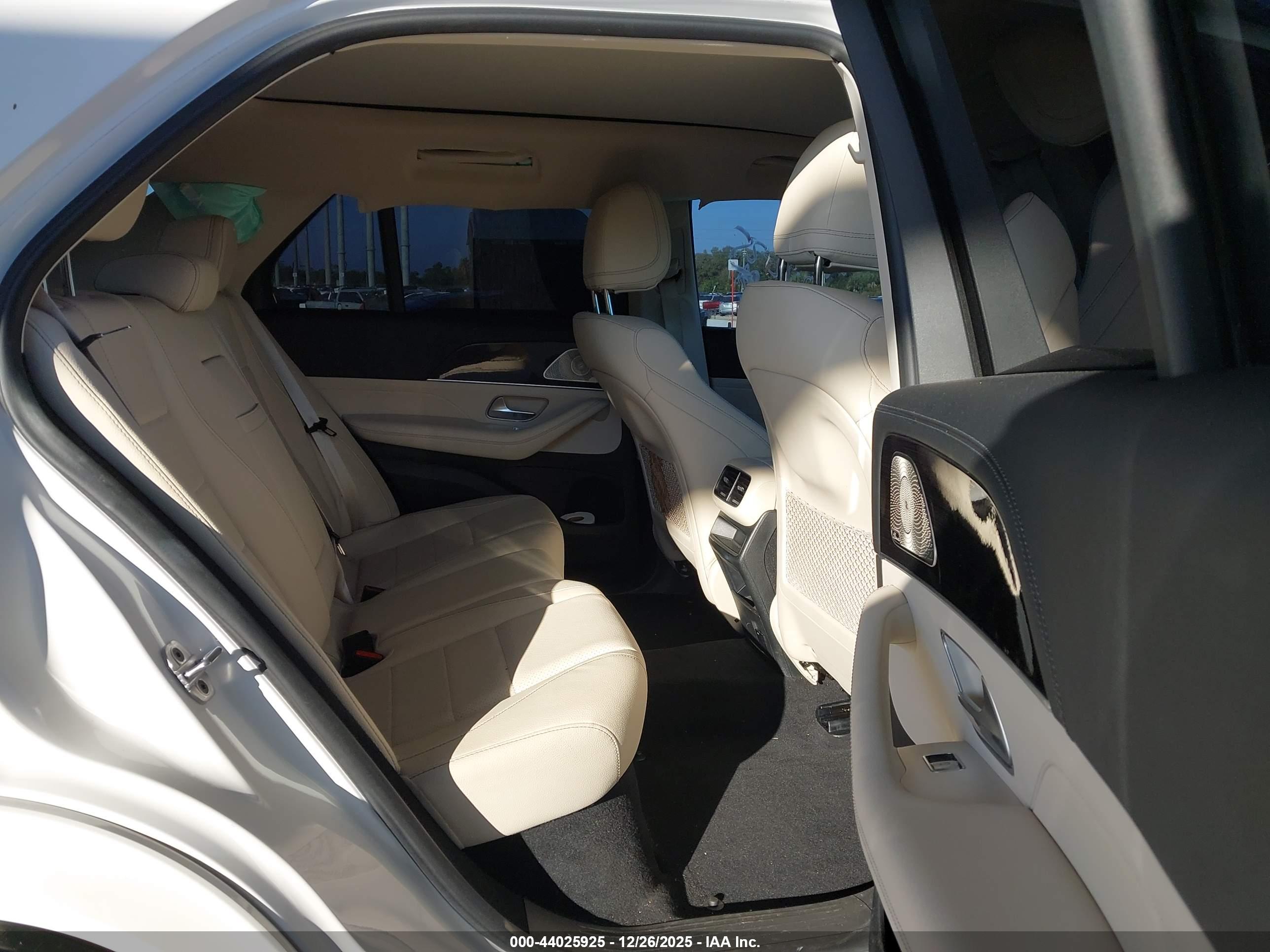 MERCEDES-BENZ GLE image 8