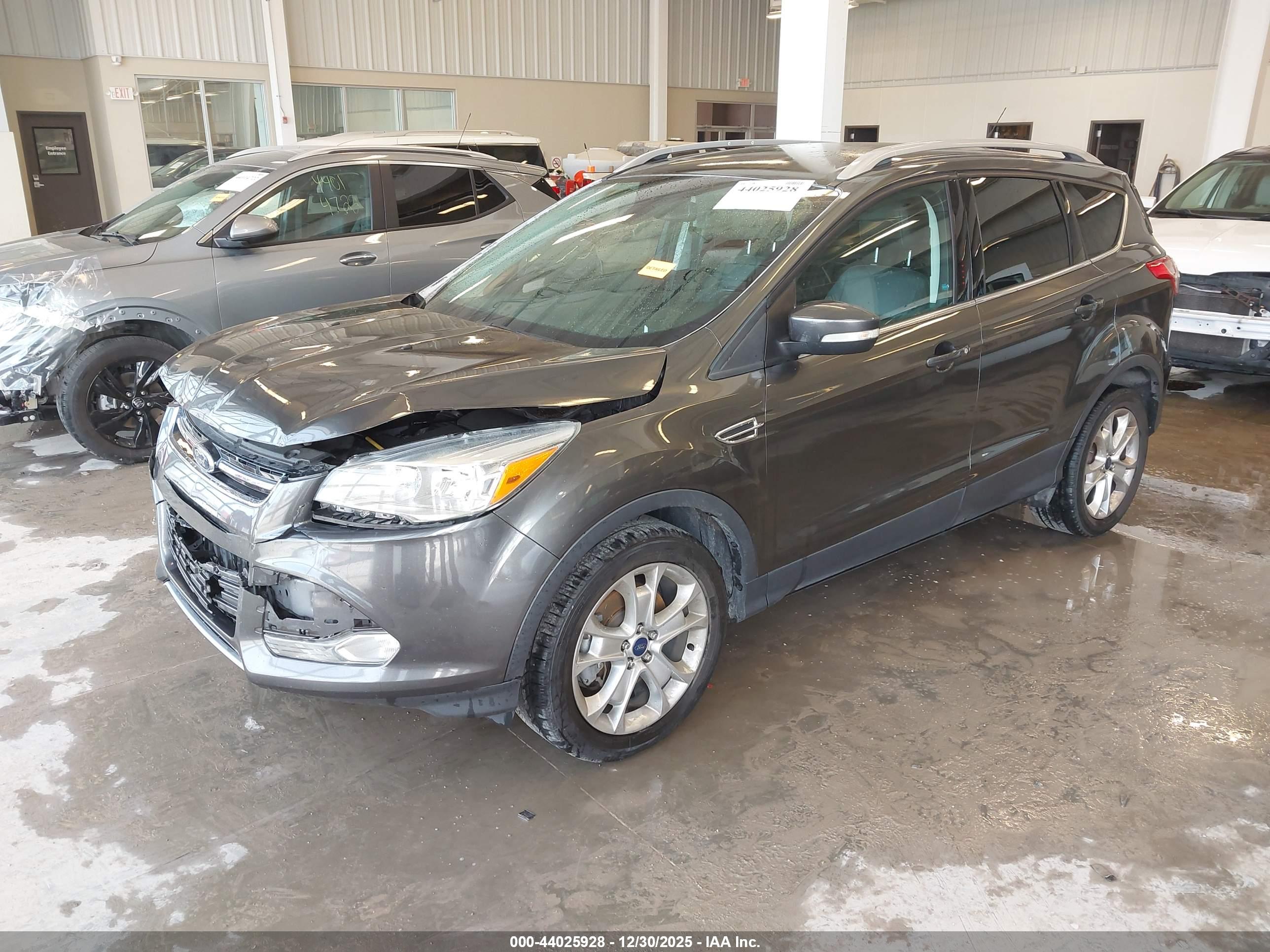 FORD ESCAPE image 2