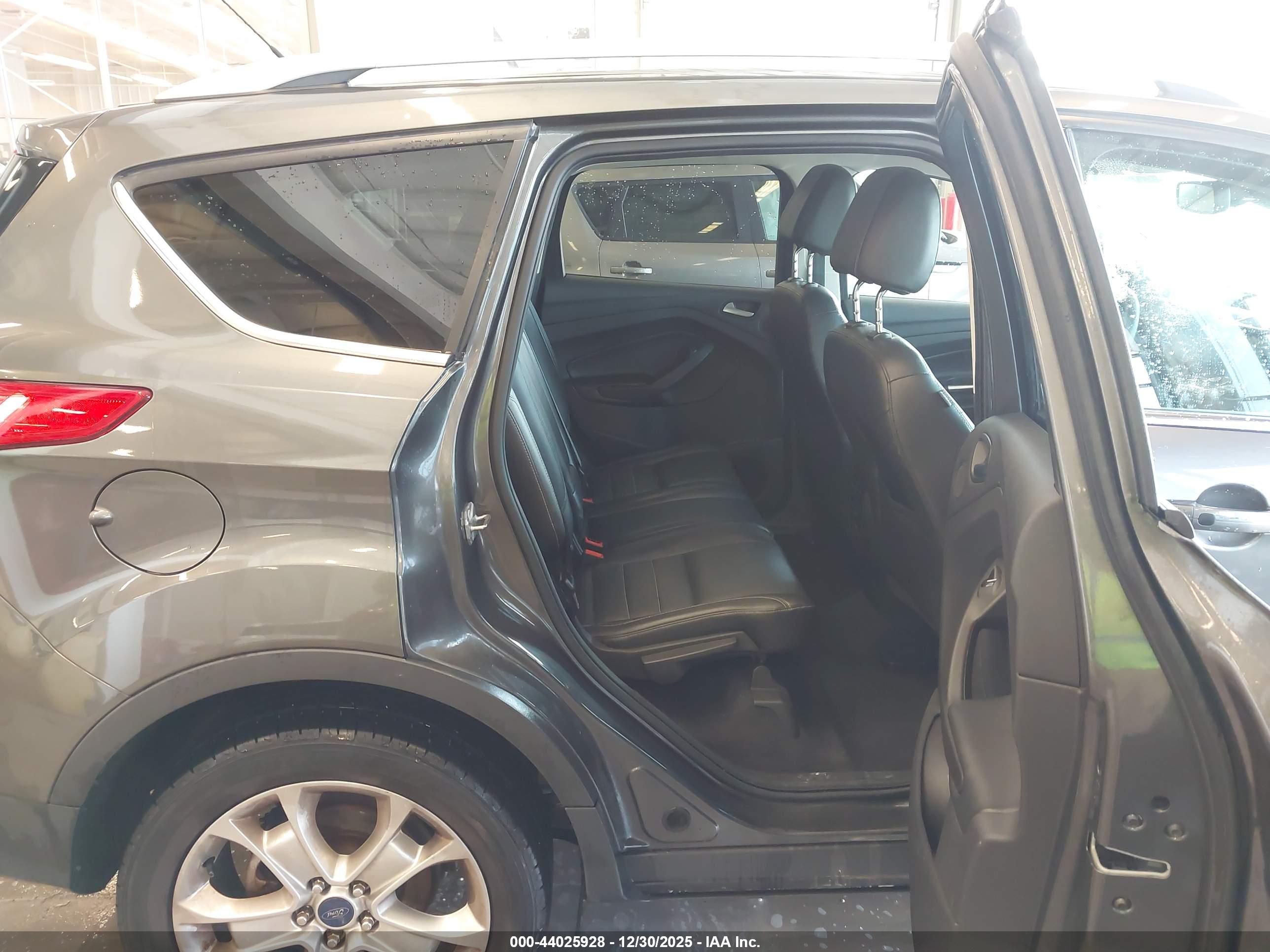 FORD ESCAPE image 8