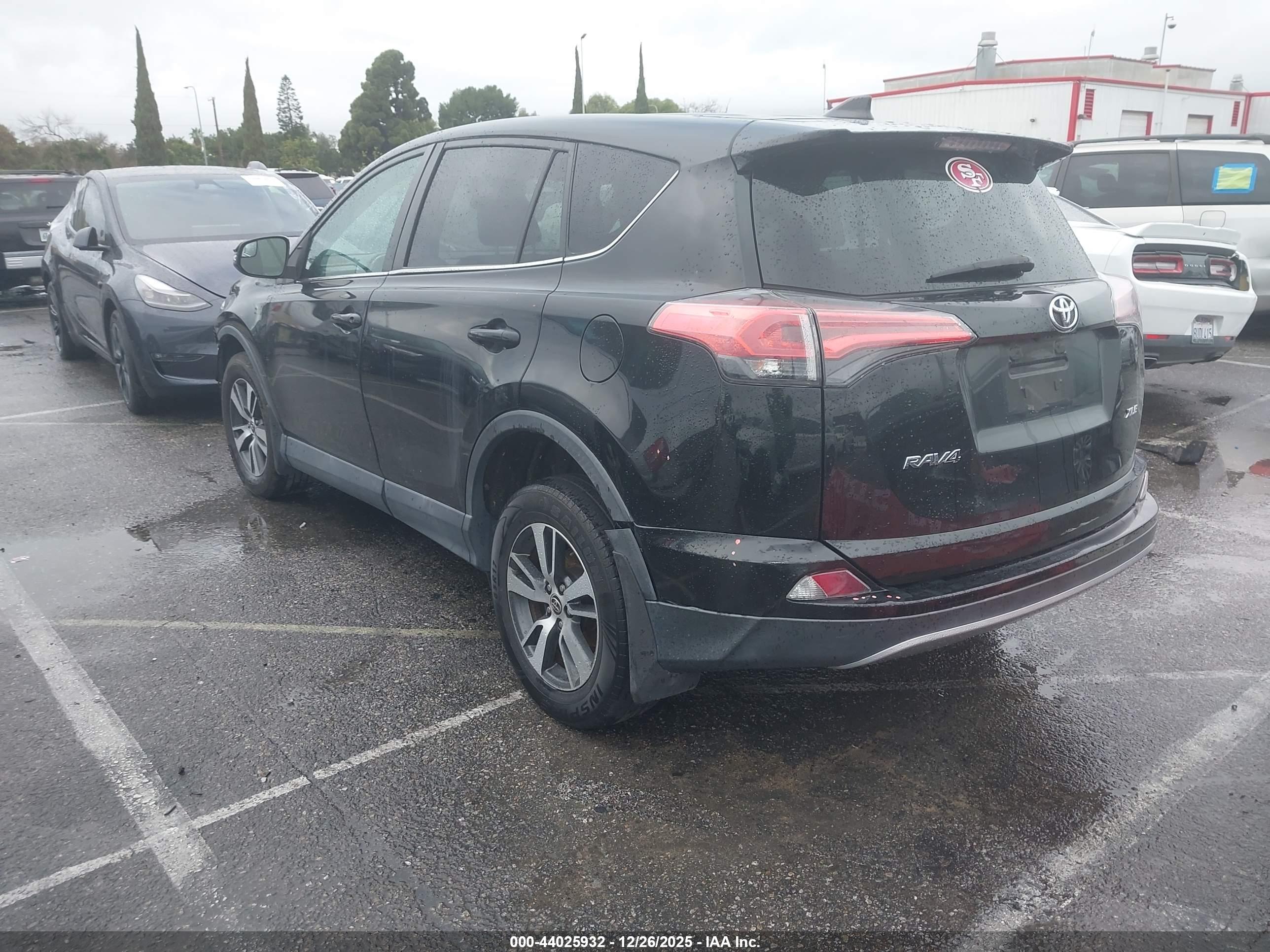 TOYOTA RAV4 image 3