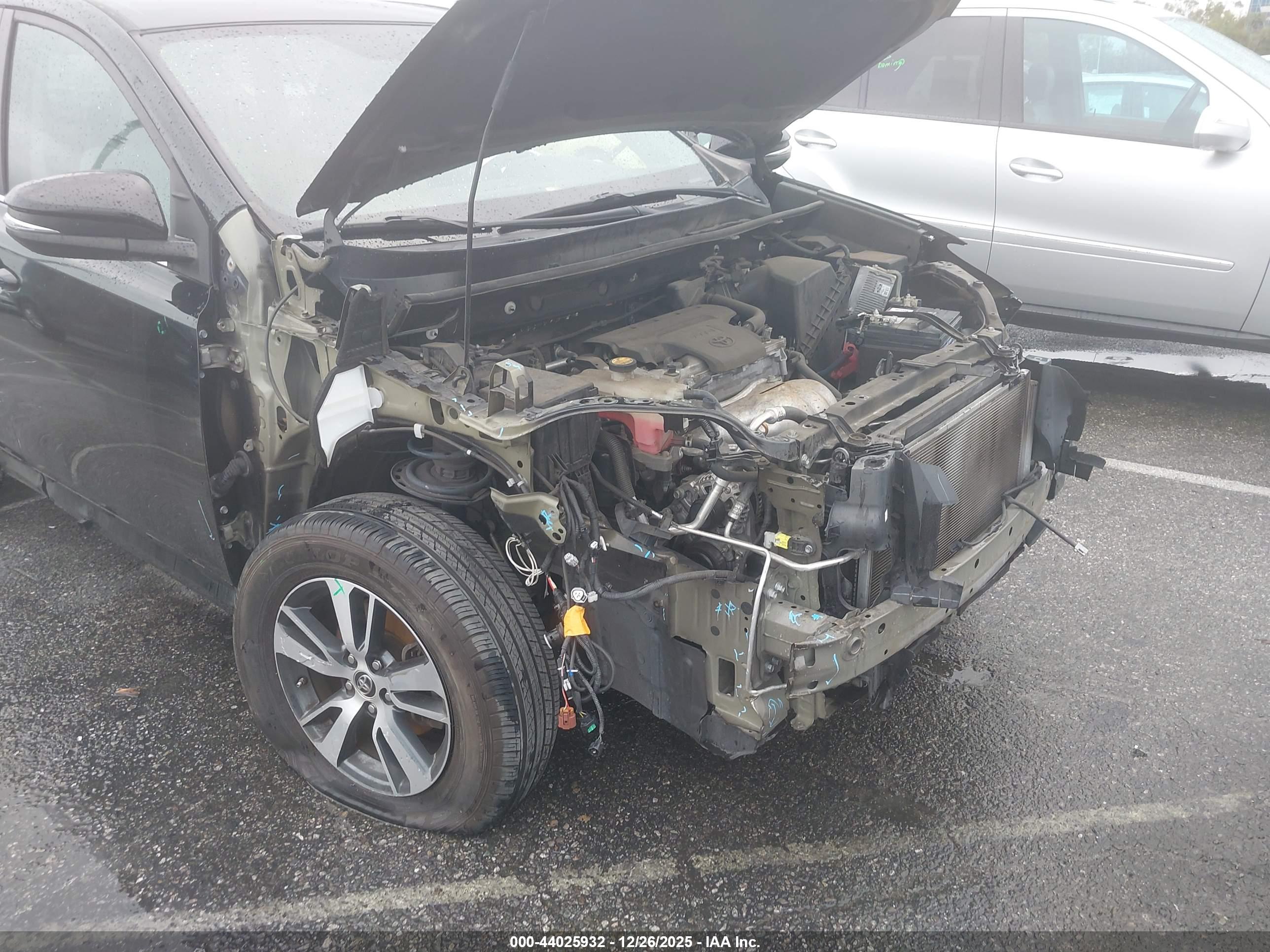 TOYOTA RAV4 image 6