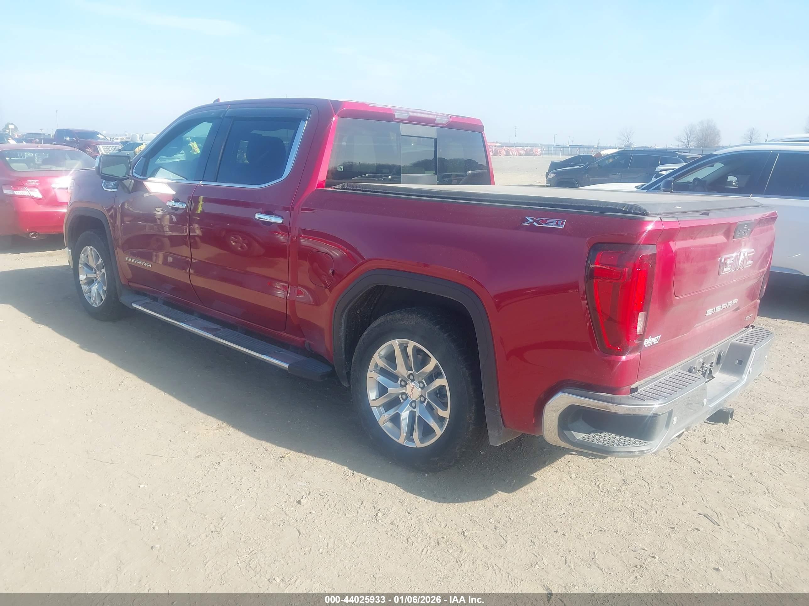 GMC SIERRA image 3