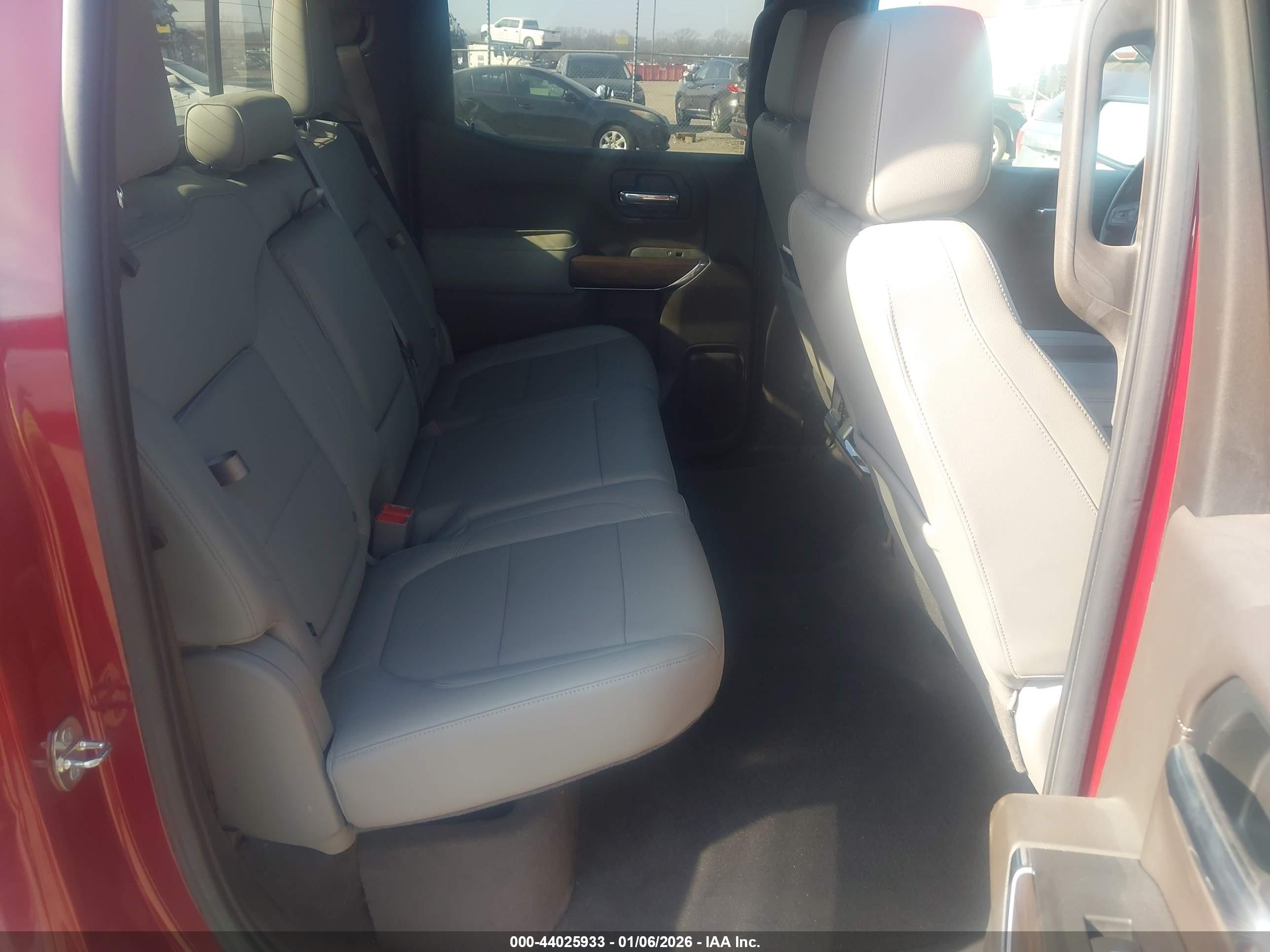 GMC SIERRA image 8