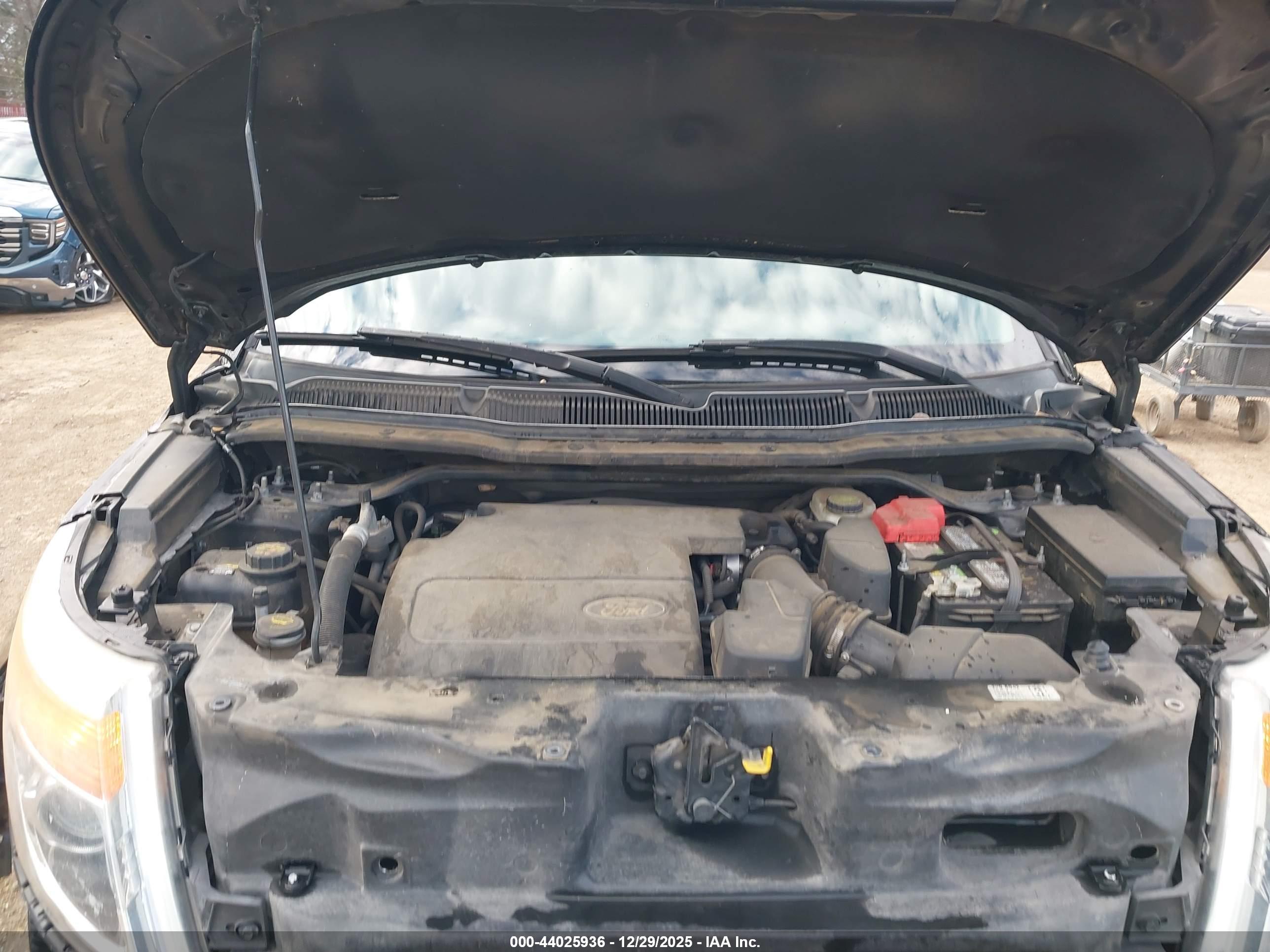 FORD EXPLORER image 10
