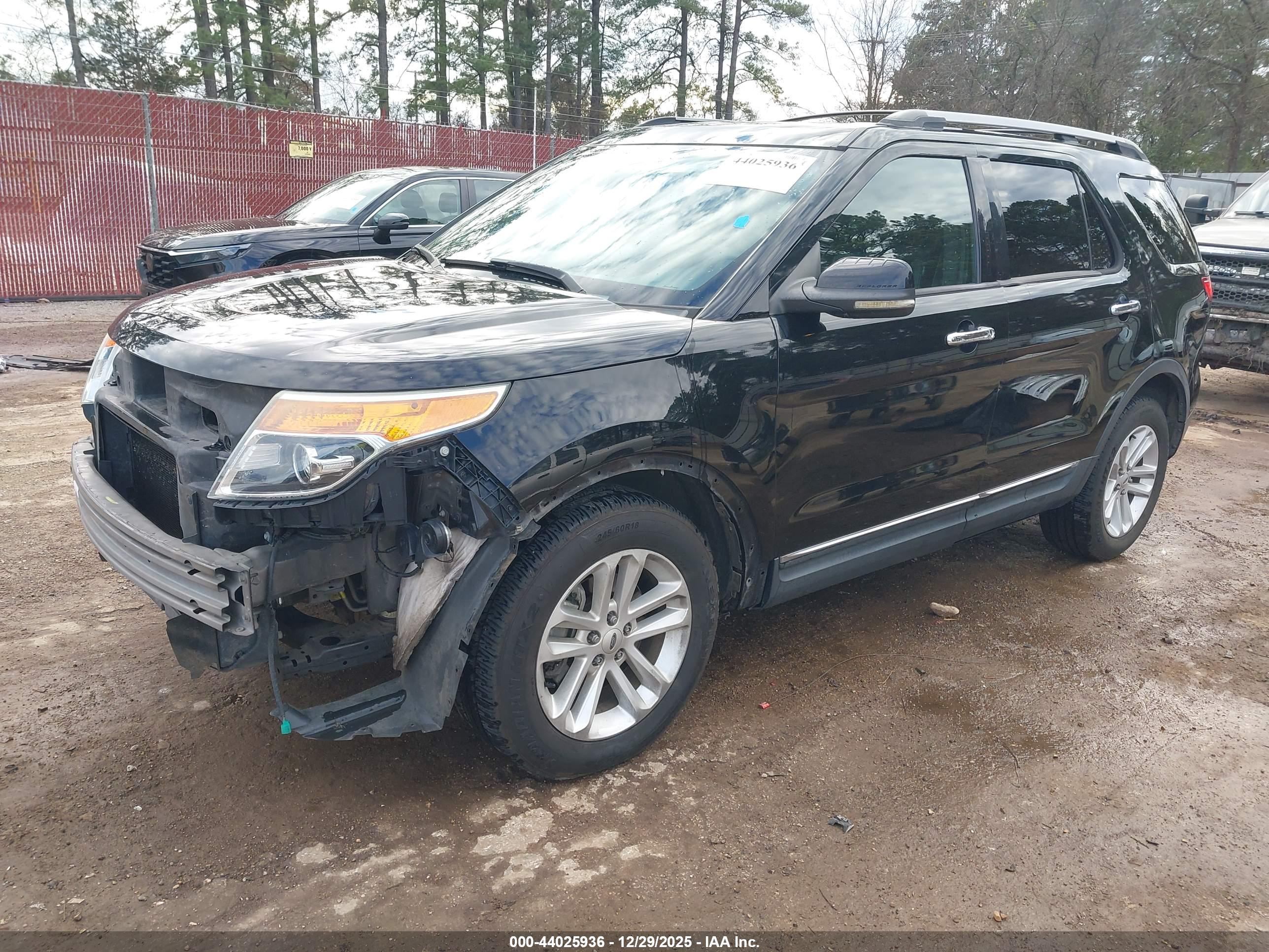 FORD EXPLORER image 2