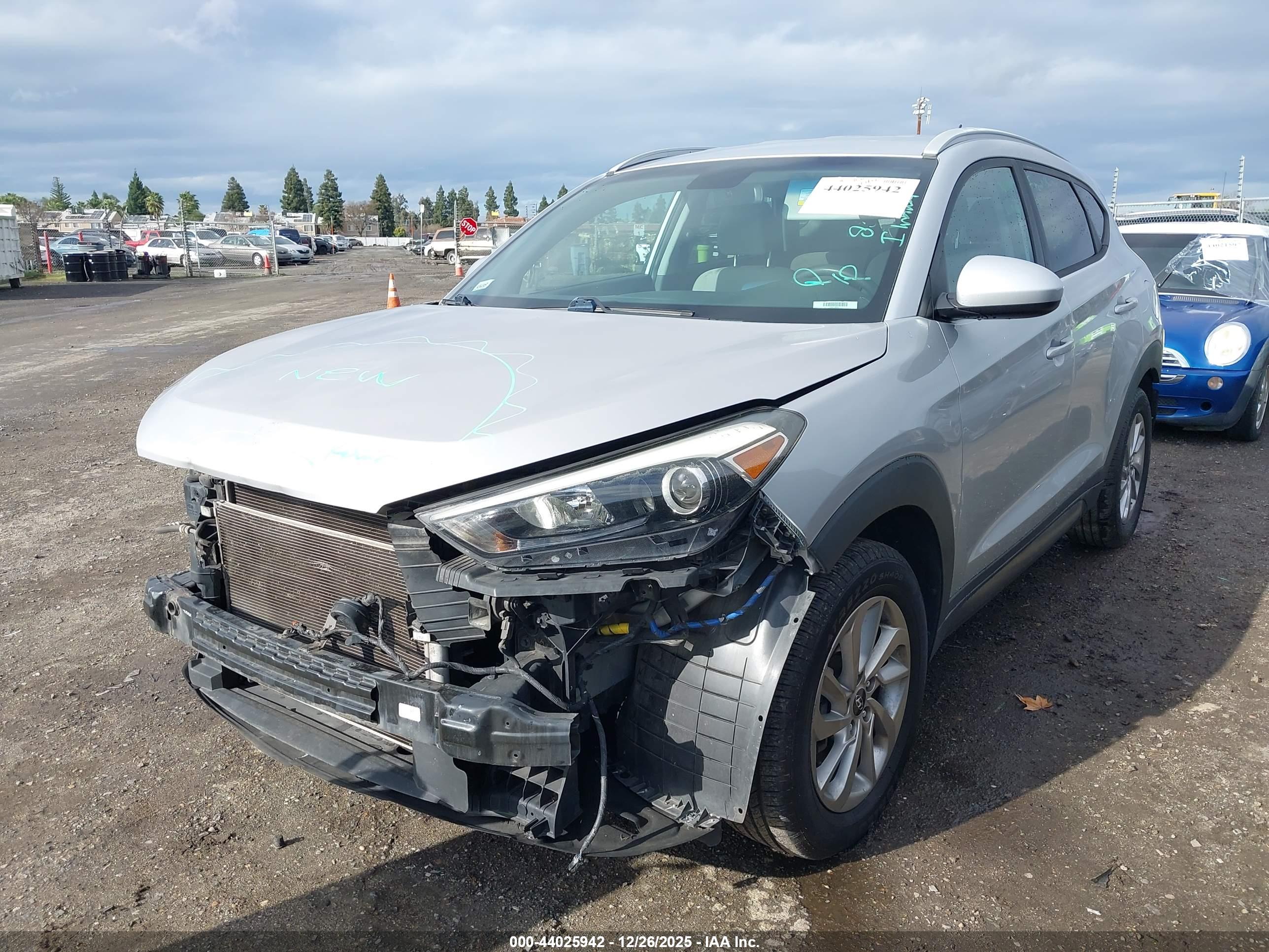 HYUNDAI TUCSON image 2