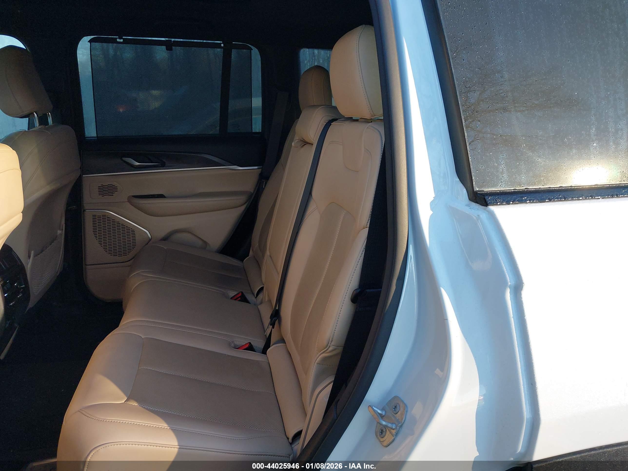 JEEP GRAND image 8