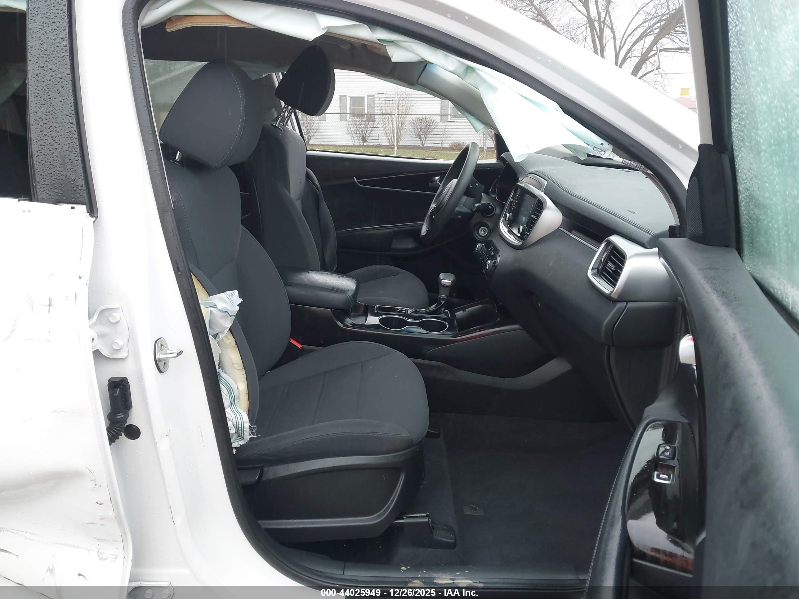 KIA SORENTO image 5