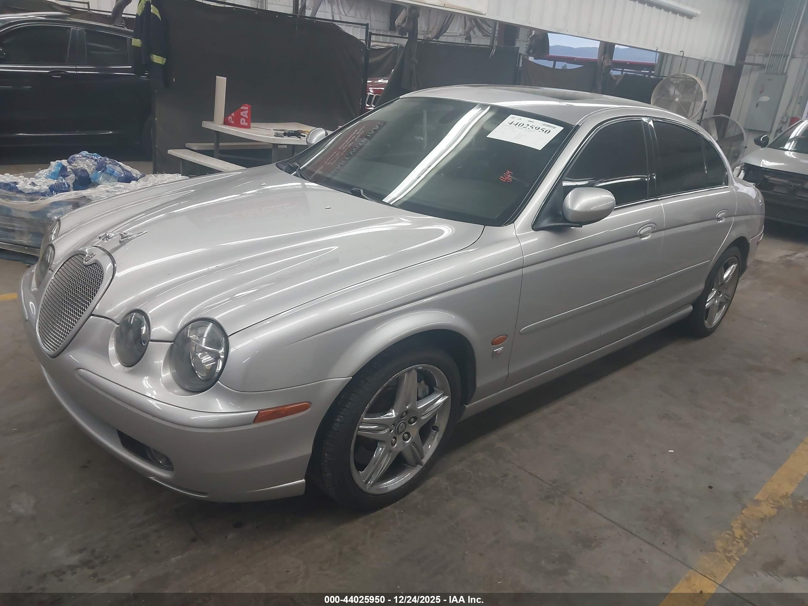 JAGUAR S-TYPE image 2