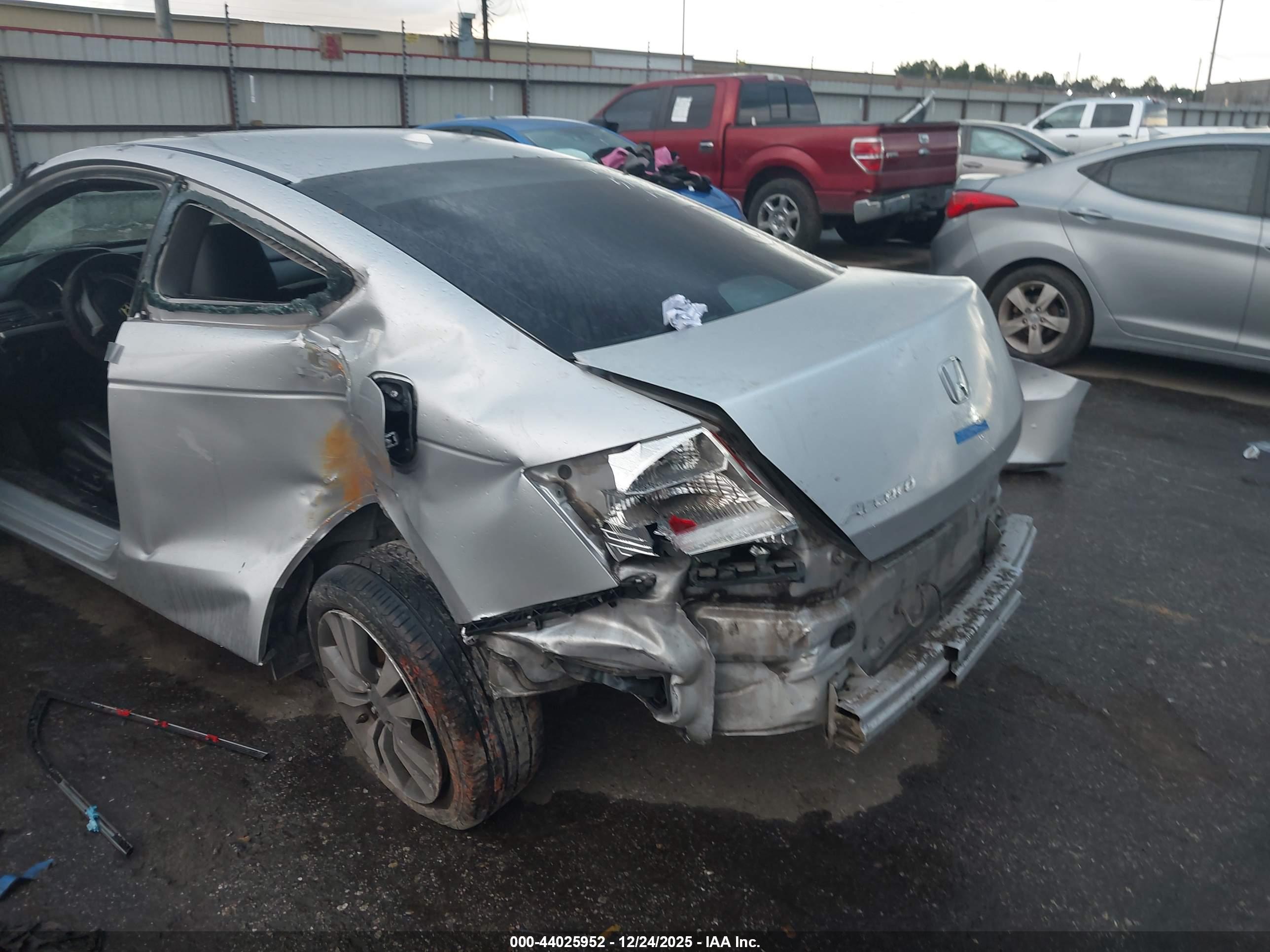HONDA ACCORD image 6