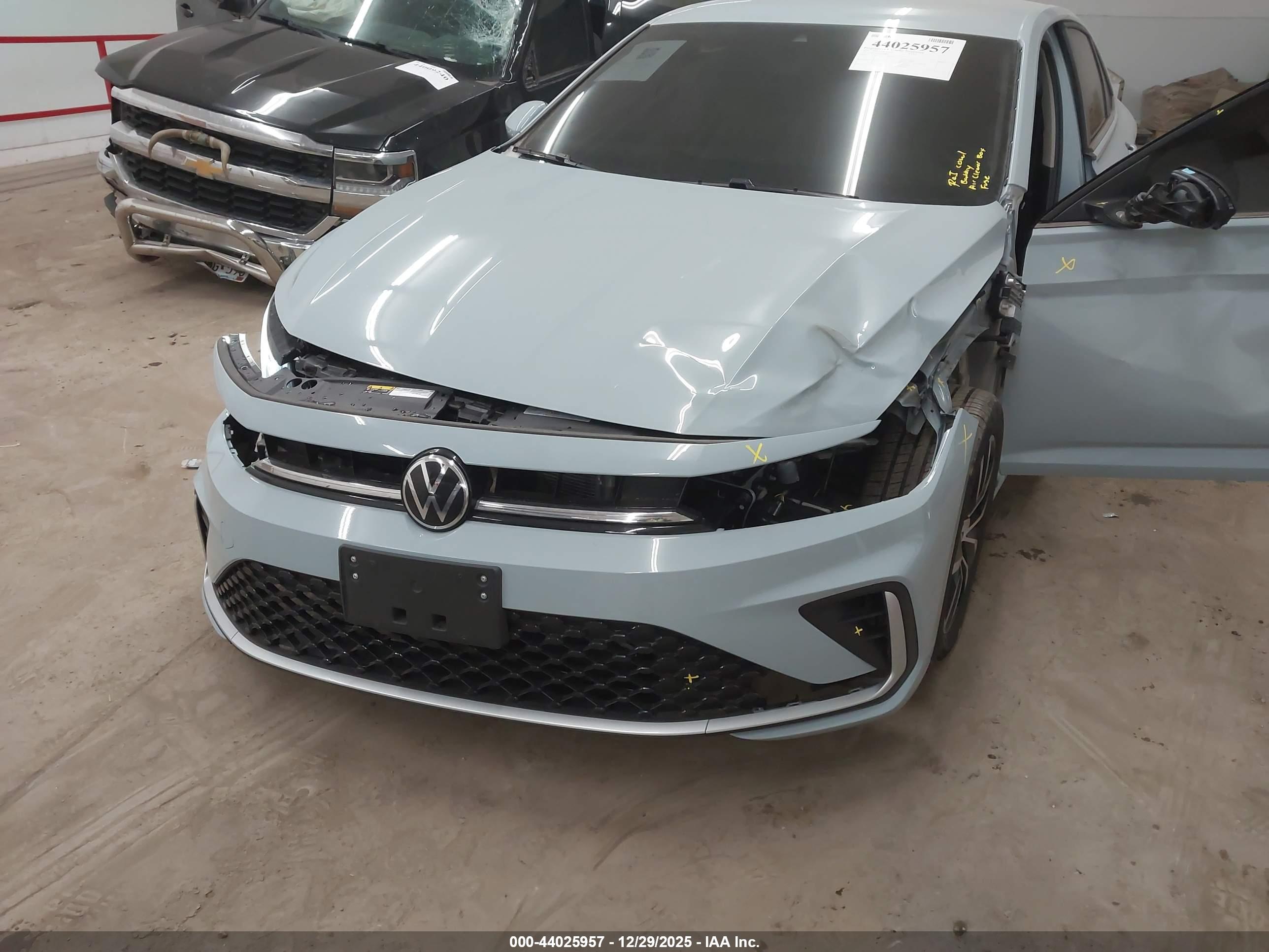 VOLKSWAGEN JETTA image 6