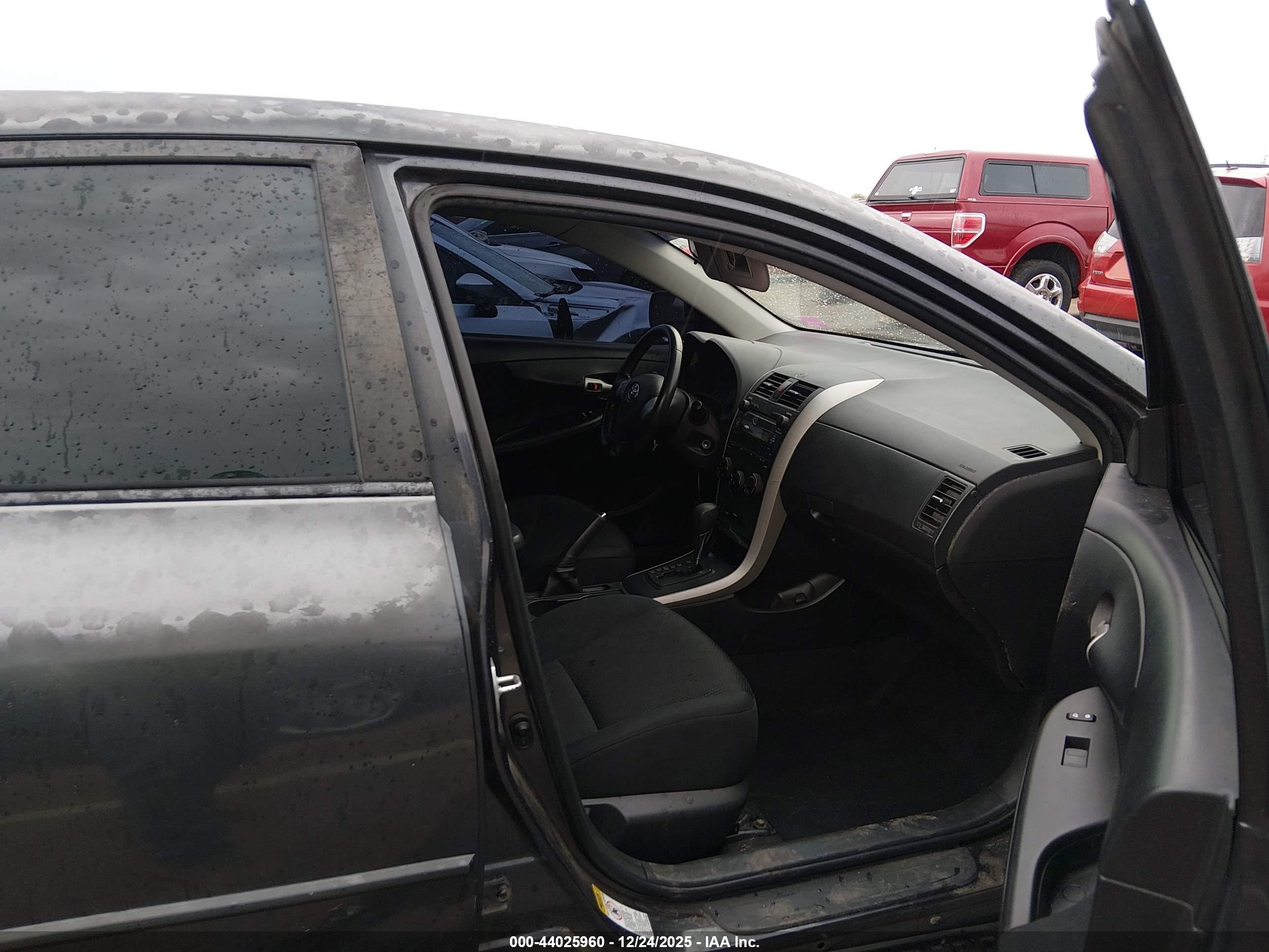 TOYOTA COROLLA image 5