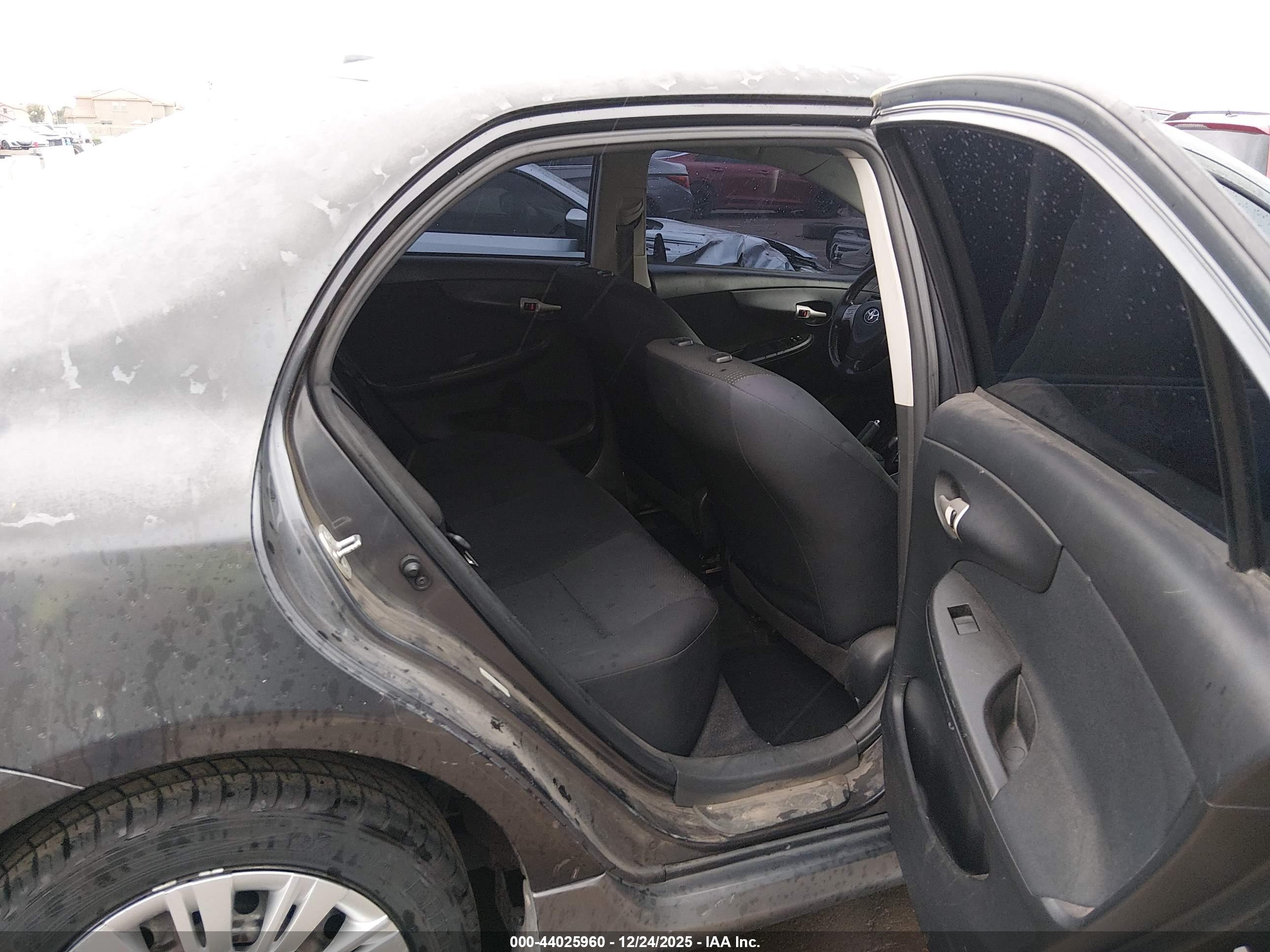 TOYOTA COROLLA image 8
