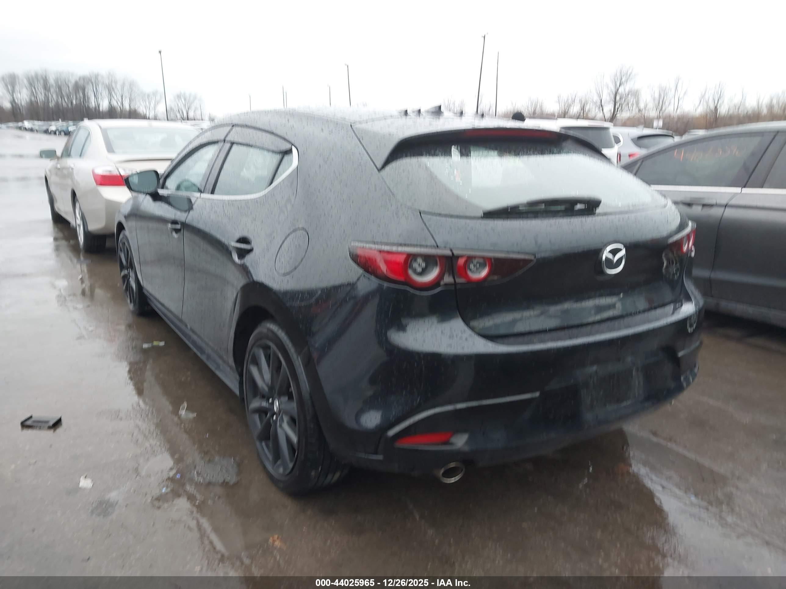MAZDA MAZDA3 image 3
