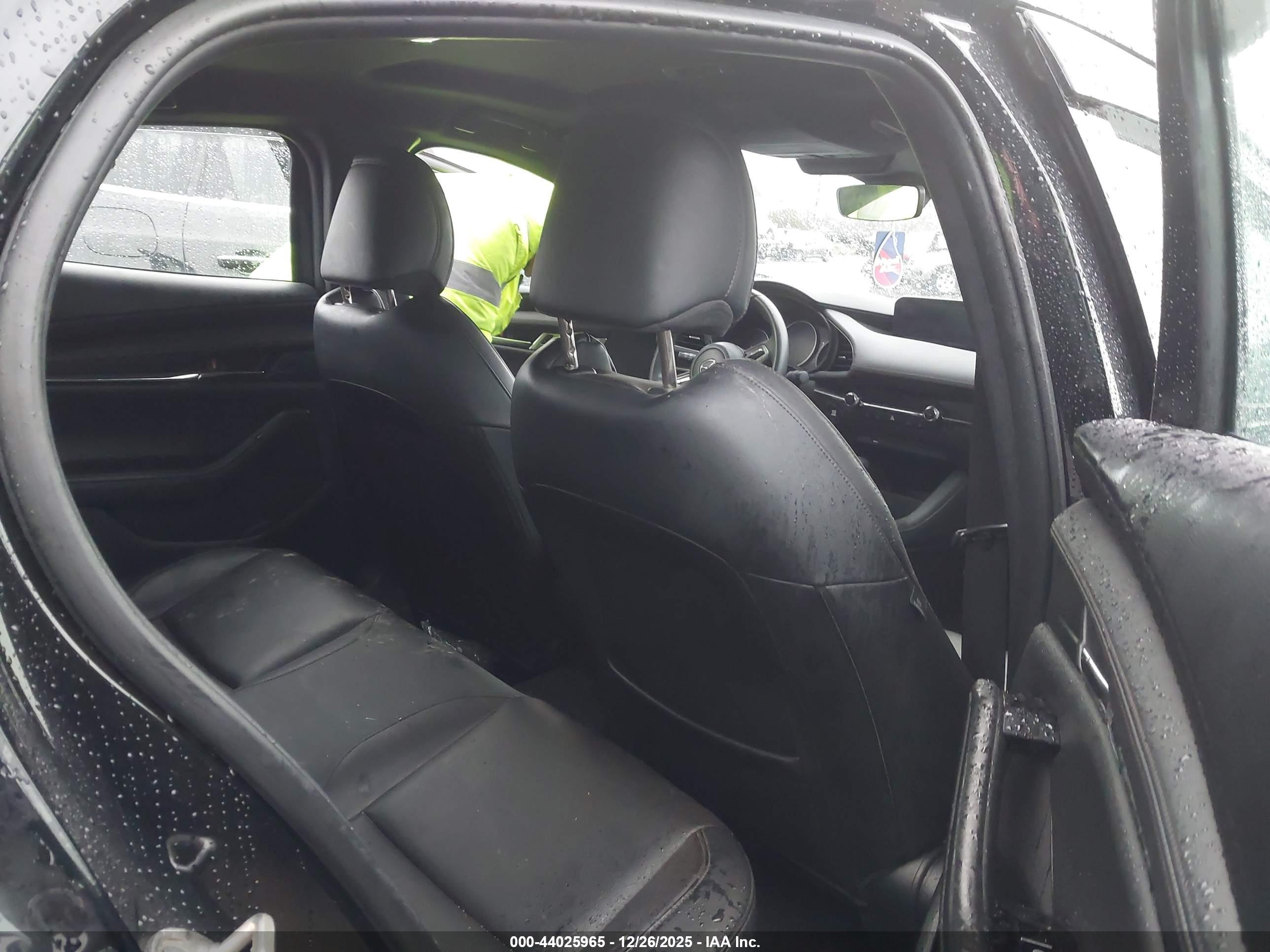 MAZDA MAZDA3 image 8