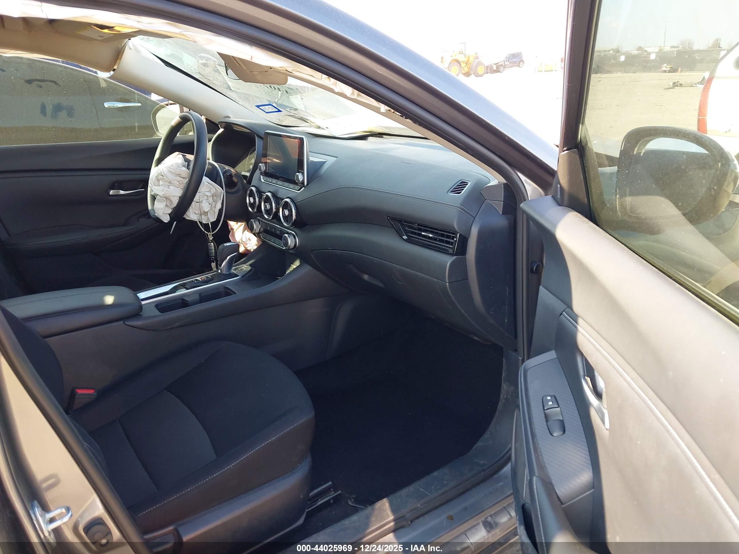 NISSAN SENTRA image 5