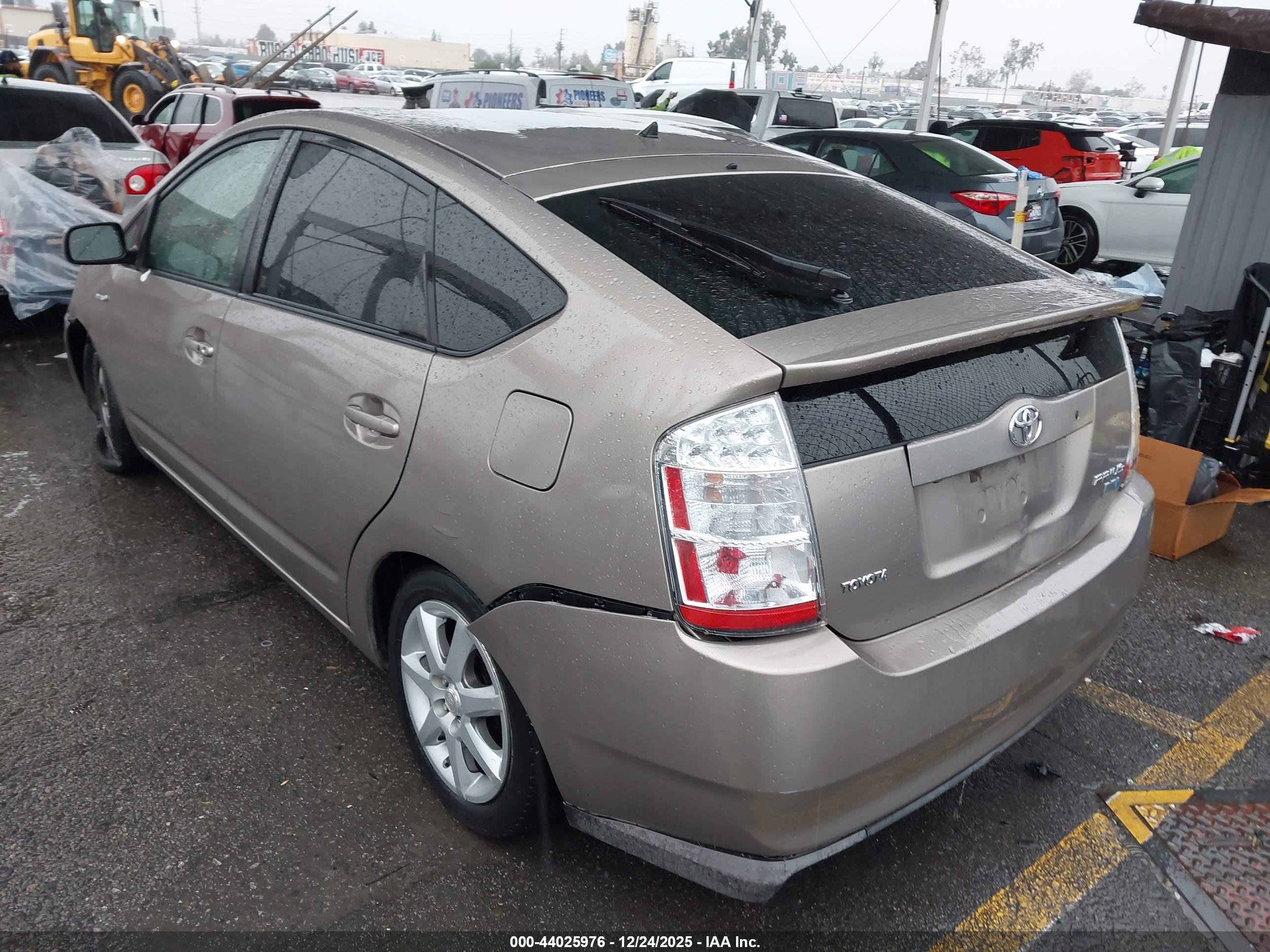 TOYOTA PRIUS image 3