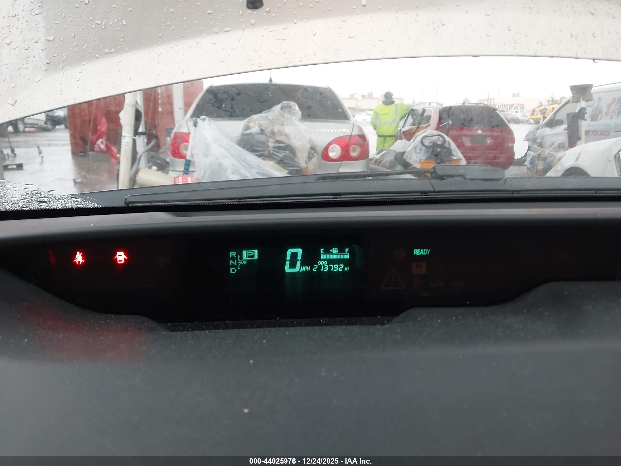 TOYOTA PRIUS image 7