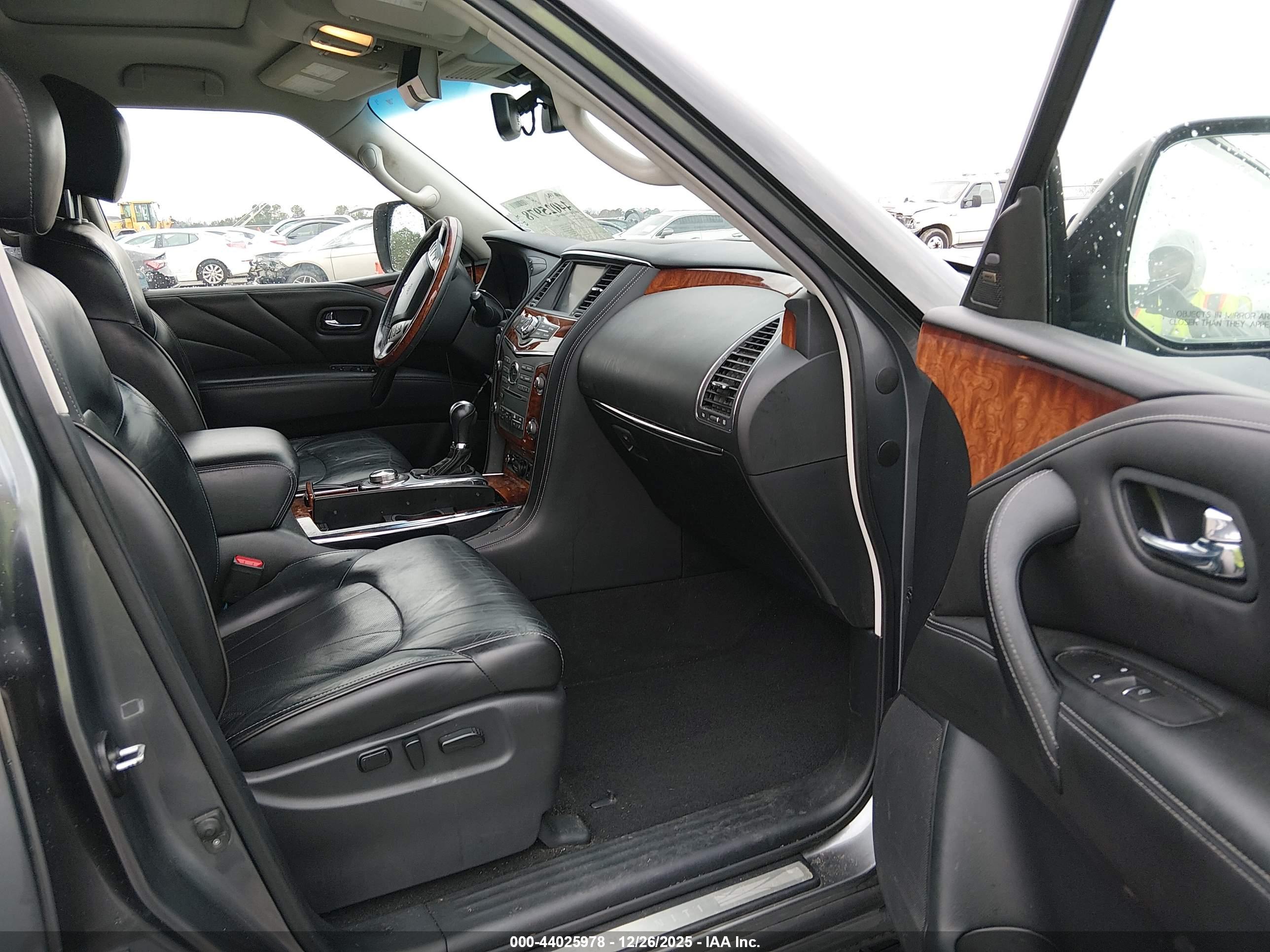 INFINITI QX80 image 5