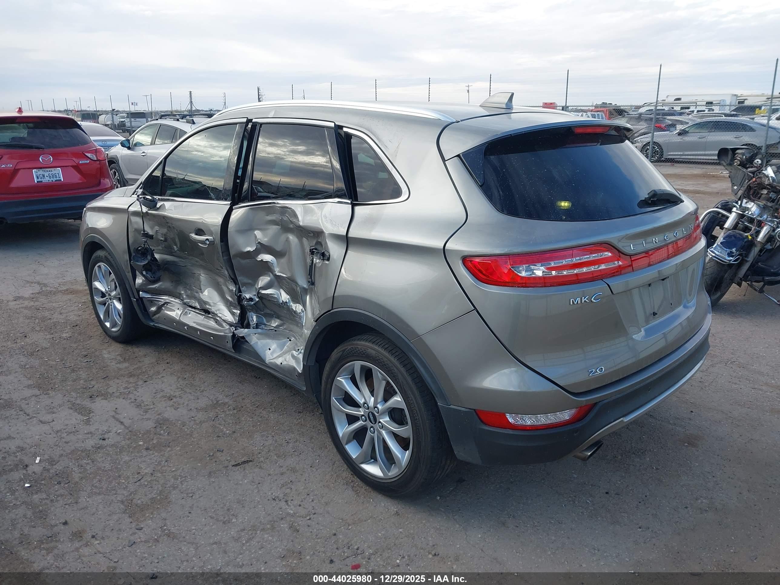LINCOLN MKC image 3