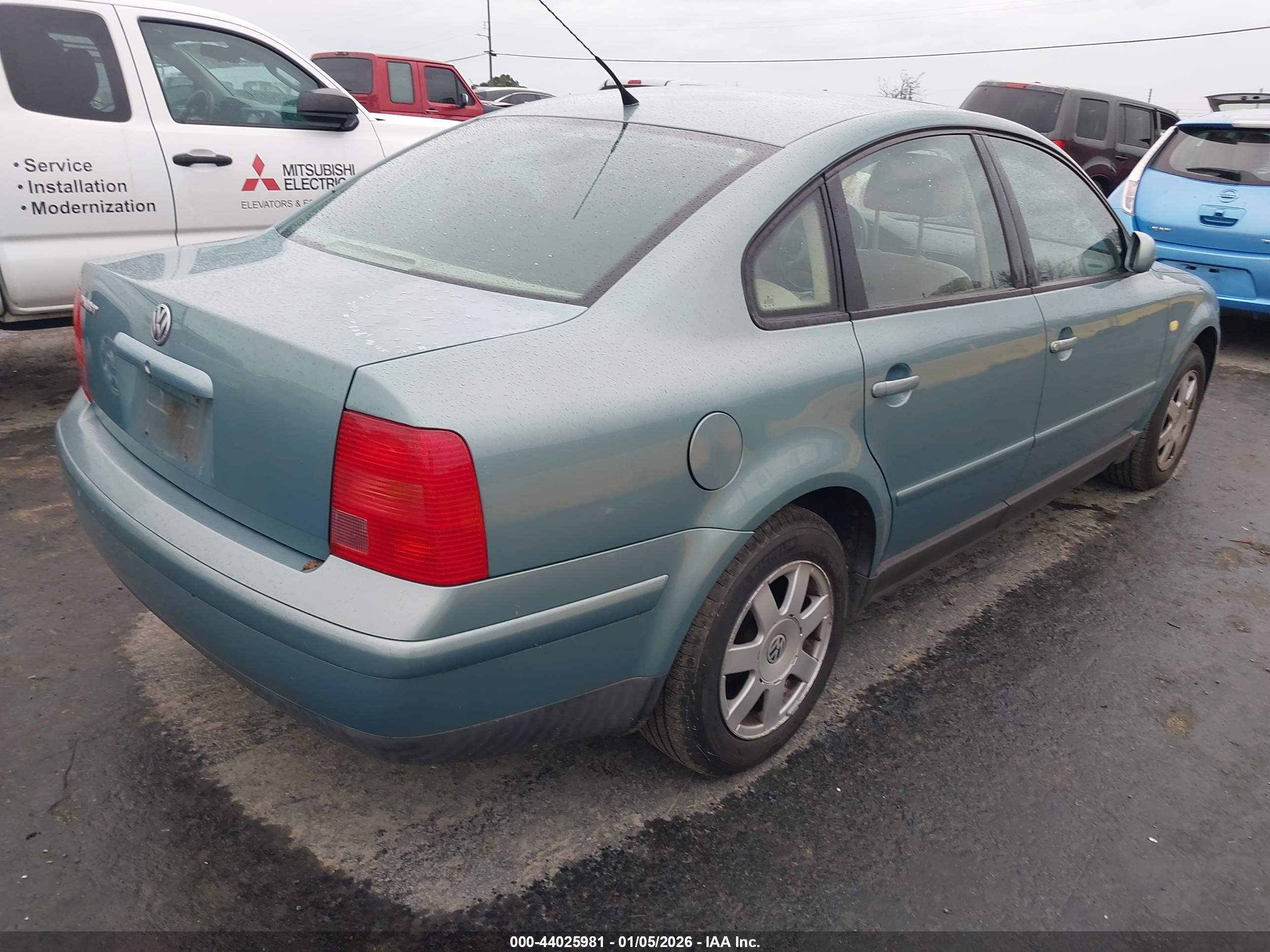 VOLKSWAGEN PASSAT image 4