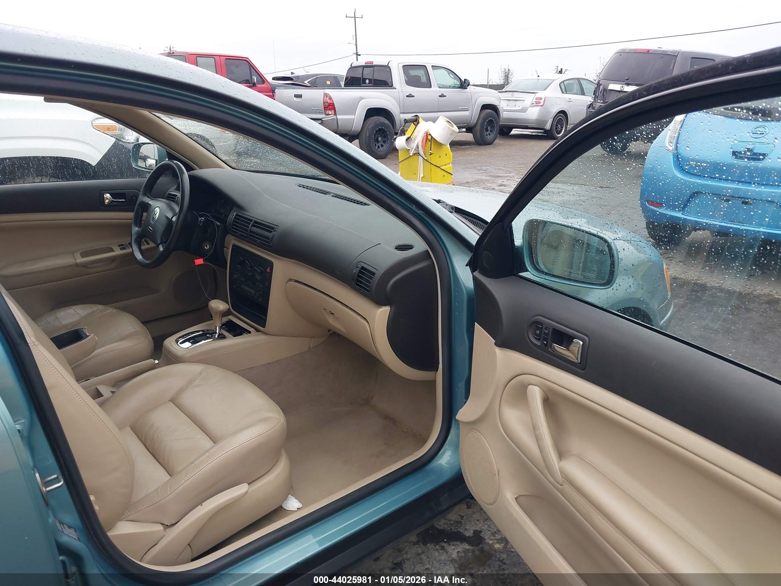 VOLKSWAGEN PASSAT image 5