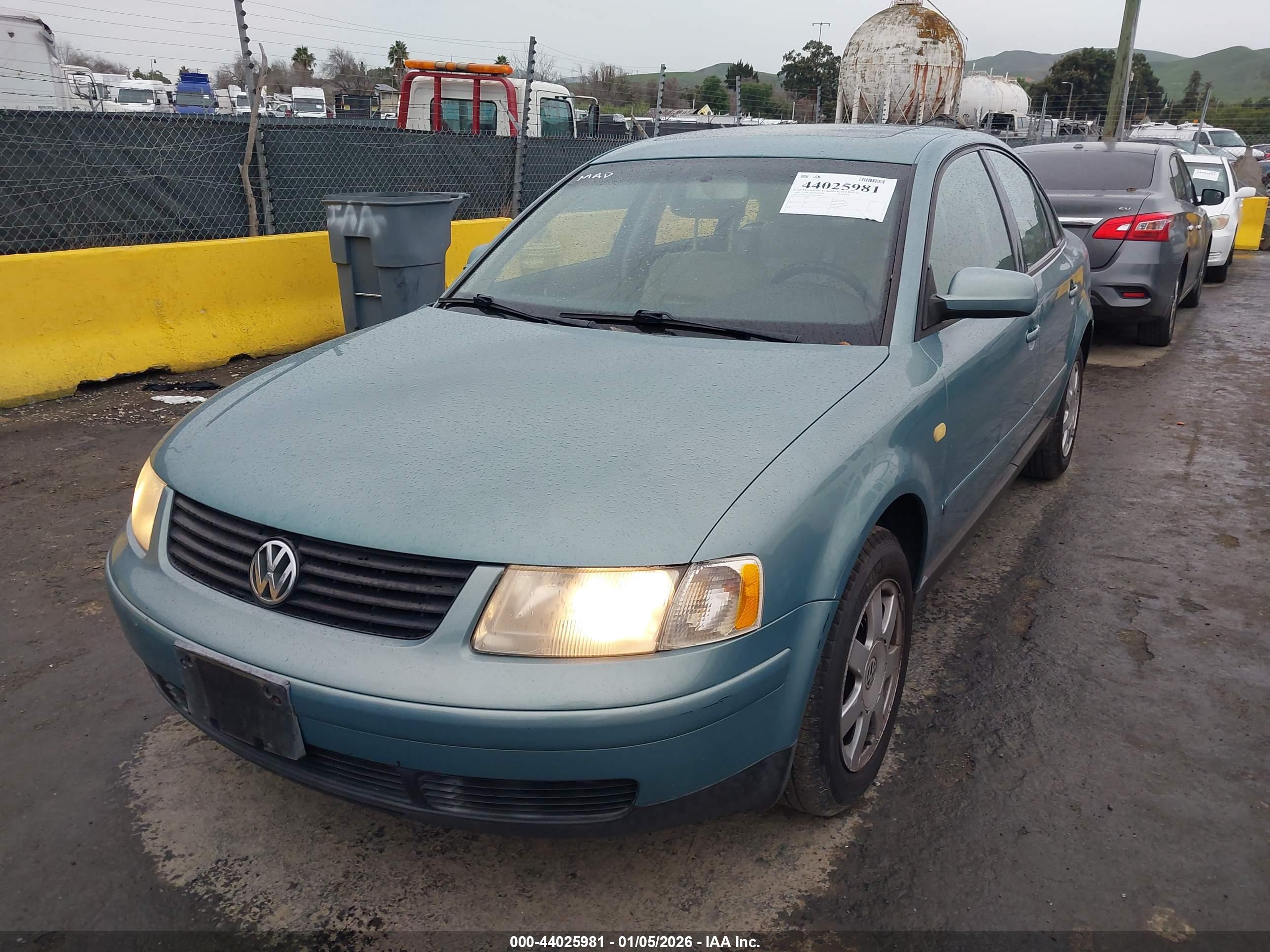 VOLKSWAGEN PASSAT image 6