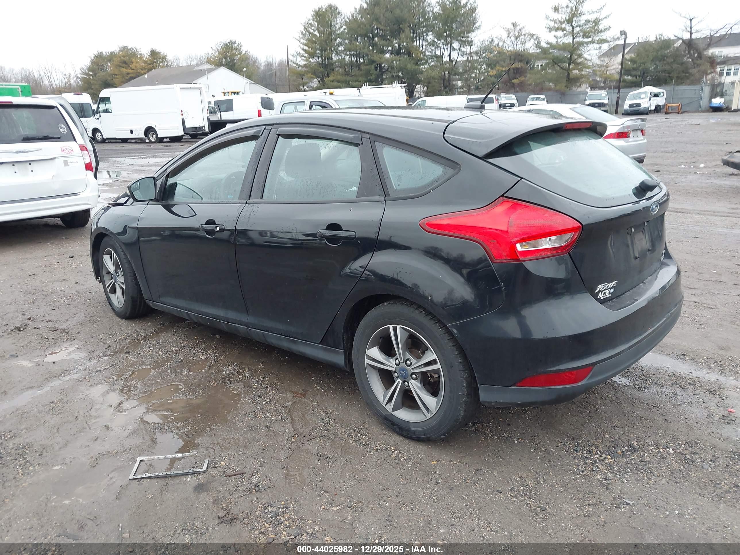 FORD FOCUS image 3