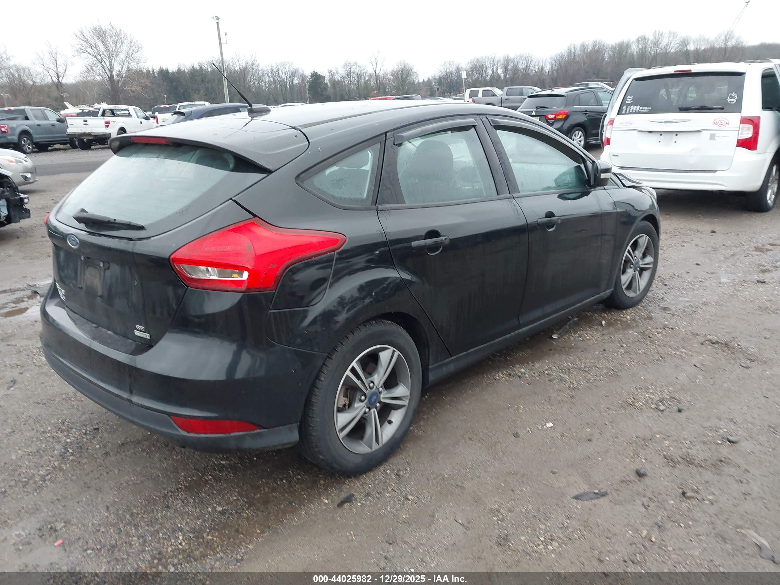 FORD FOCUS image 4