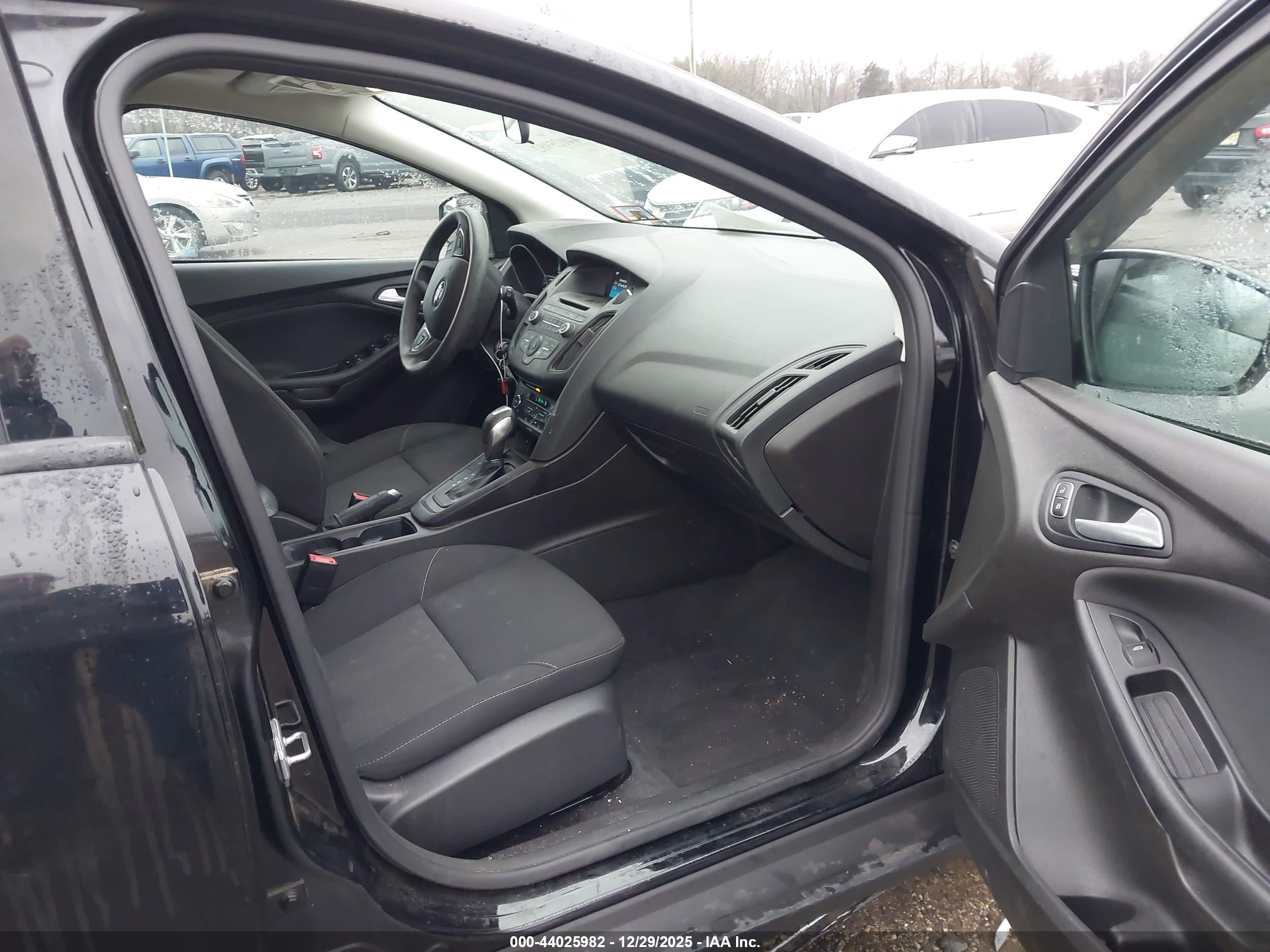FORD FOCUS image 5