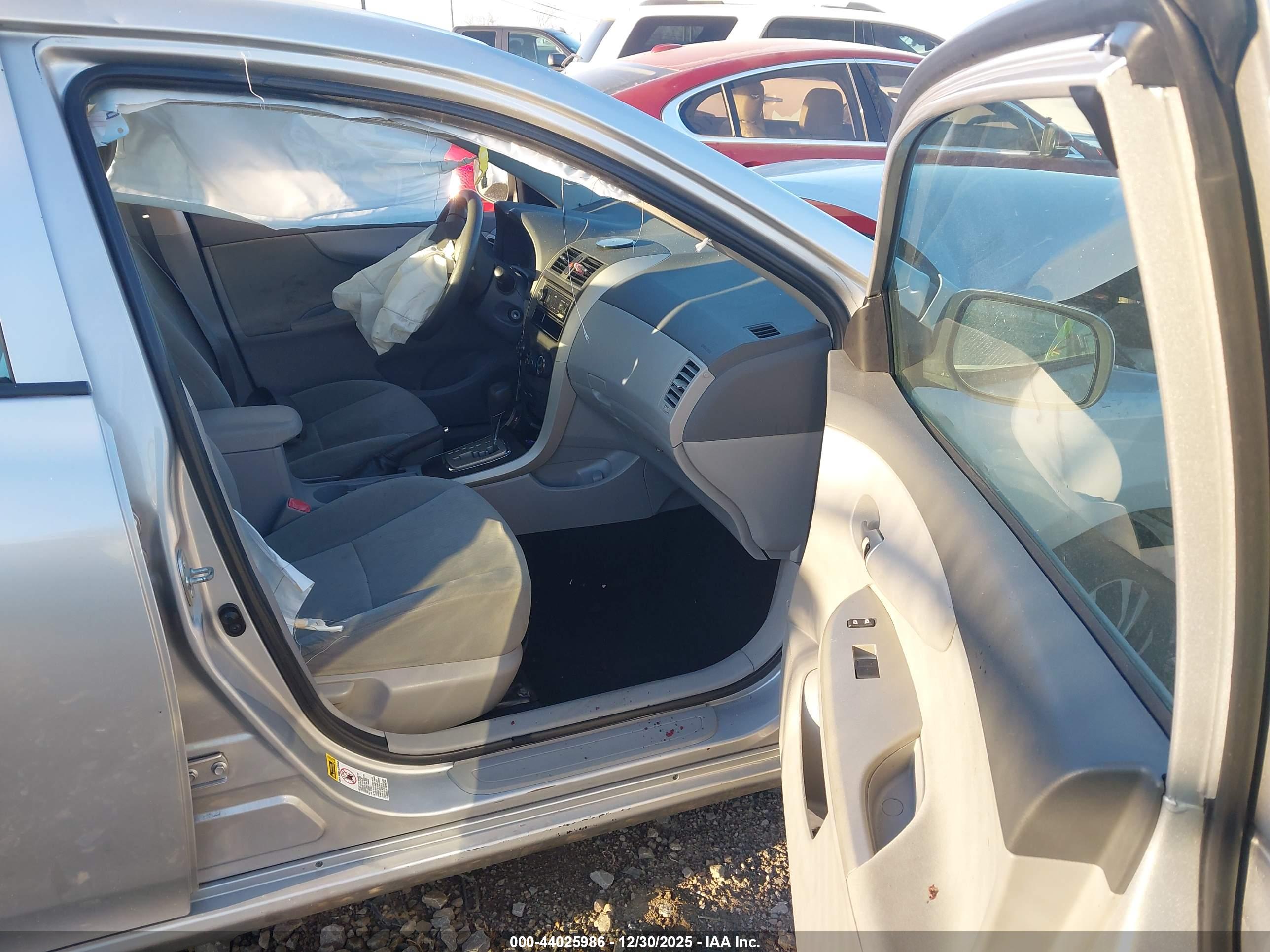TOYOTA COROLLA image 5