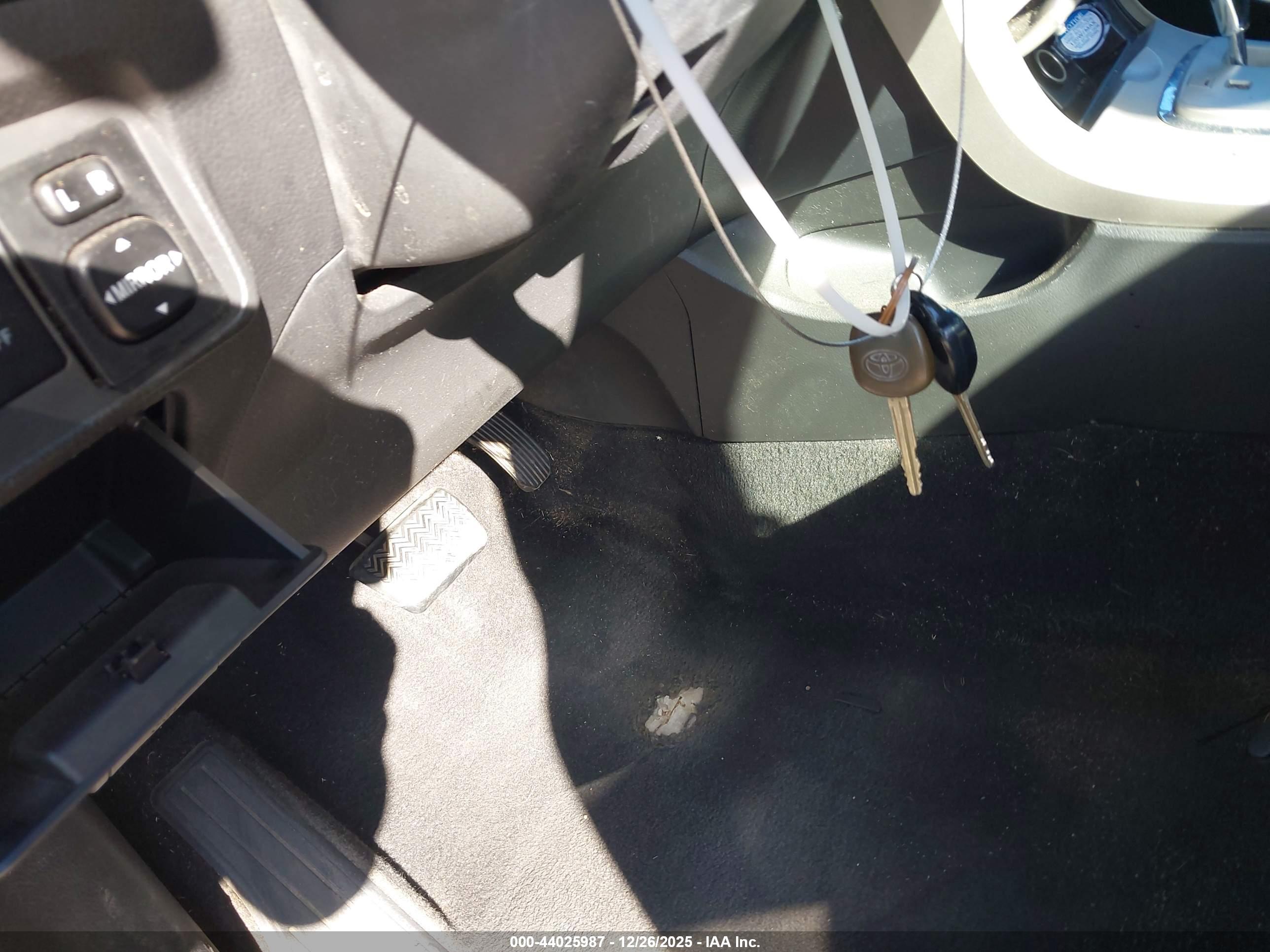 TOYOTA COROLLA image 11