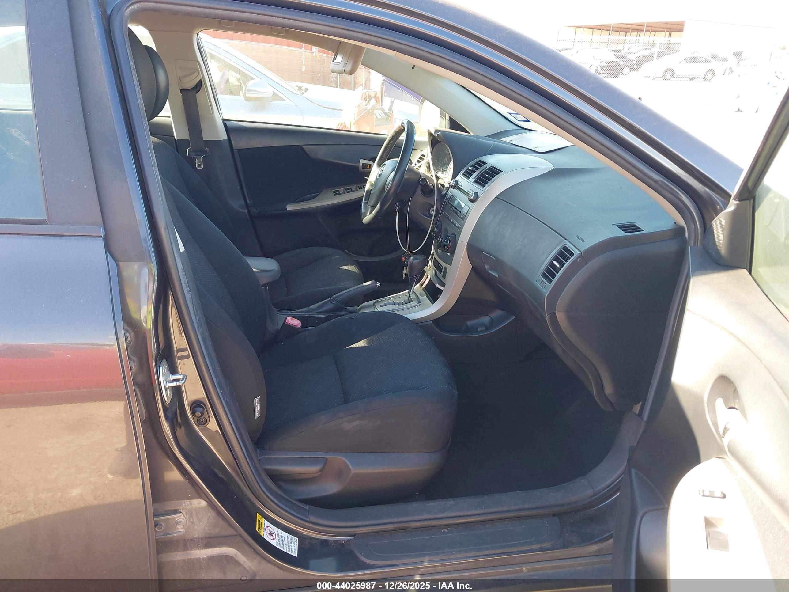 TOYOTA COROLLA image 5