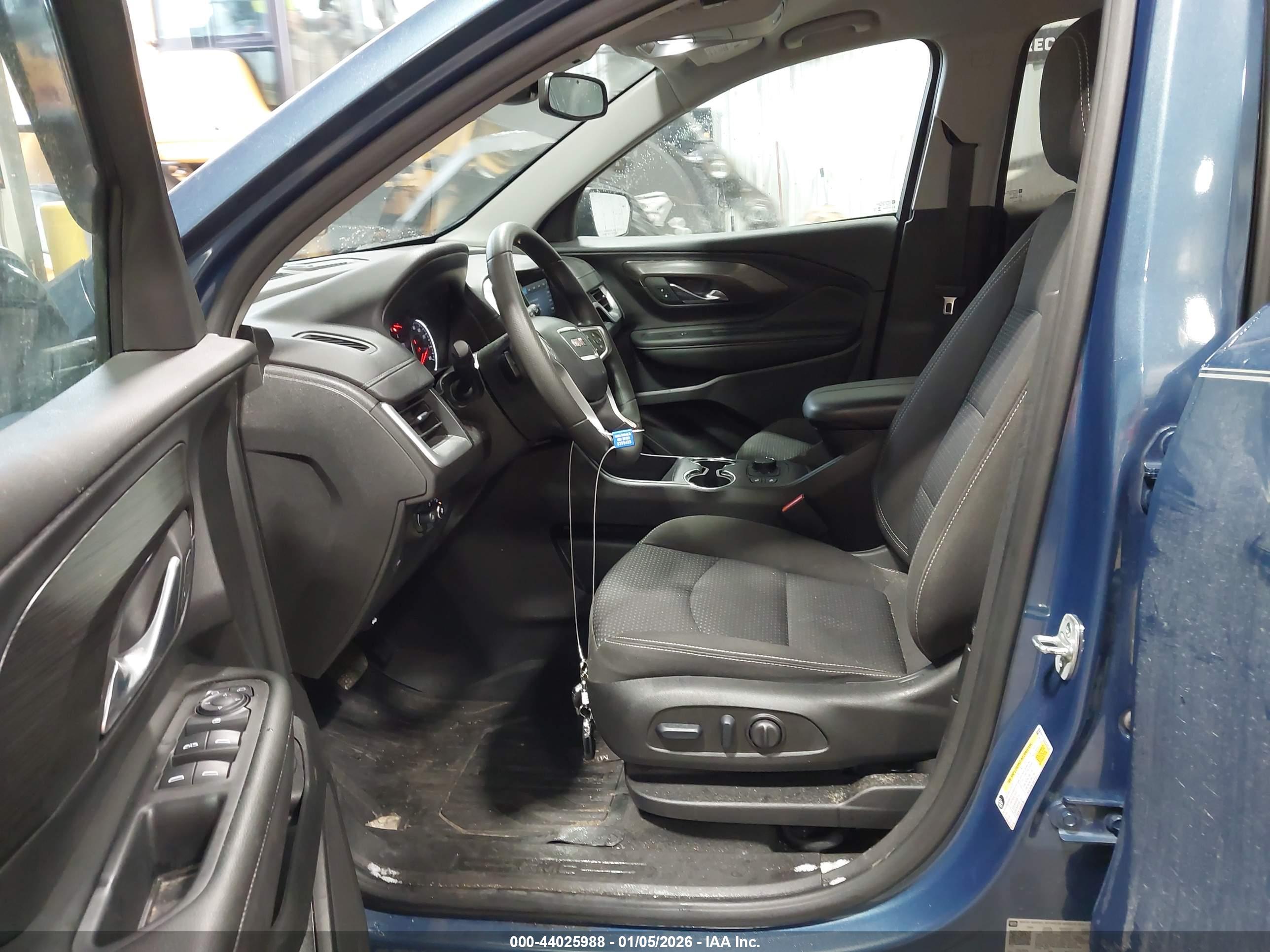 GMC TERRAIN image 5
